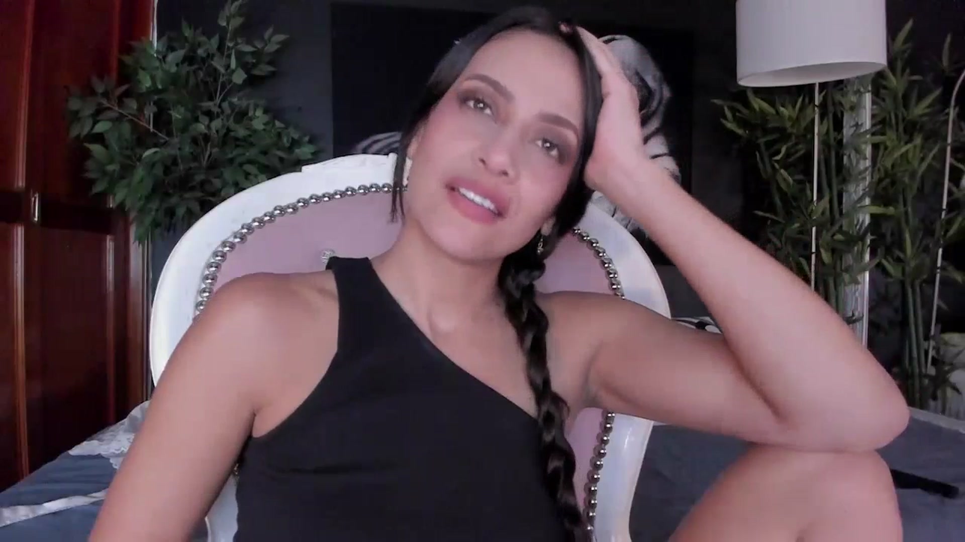 Gallery image thumbnail from Red_Flower203's myfreecams stream on, 12/07/2023, 20:32 image 18 of 20