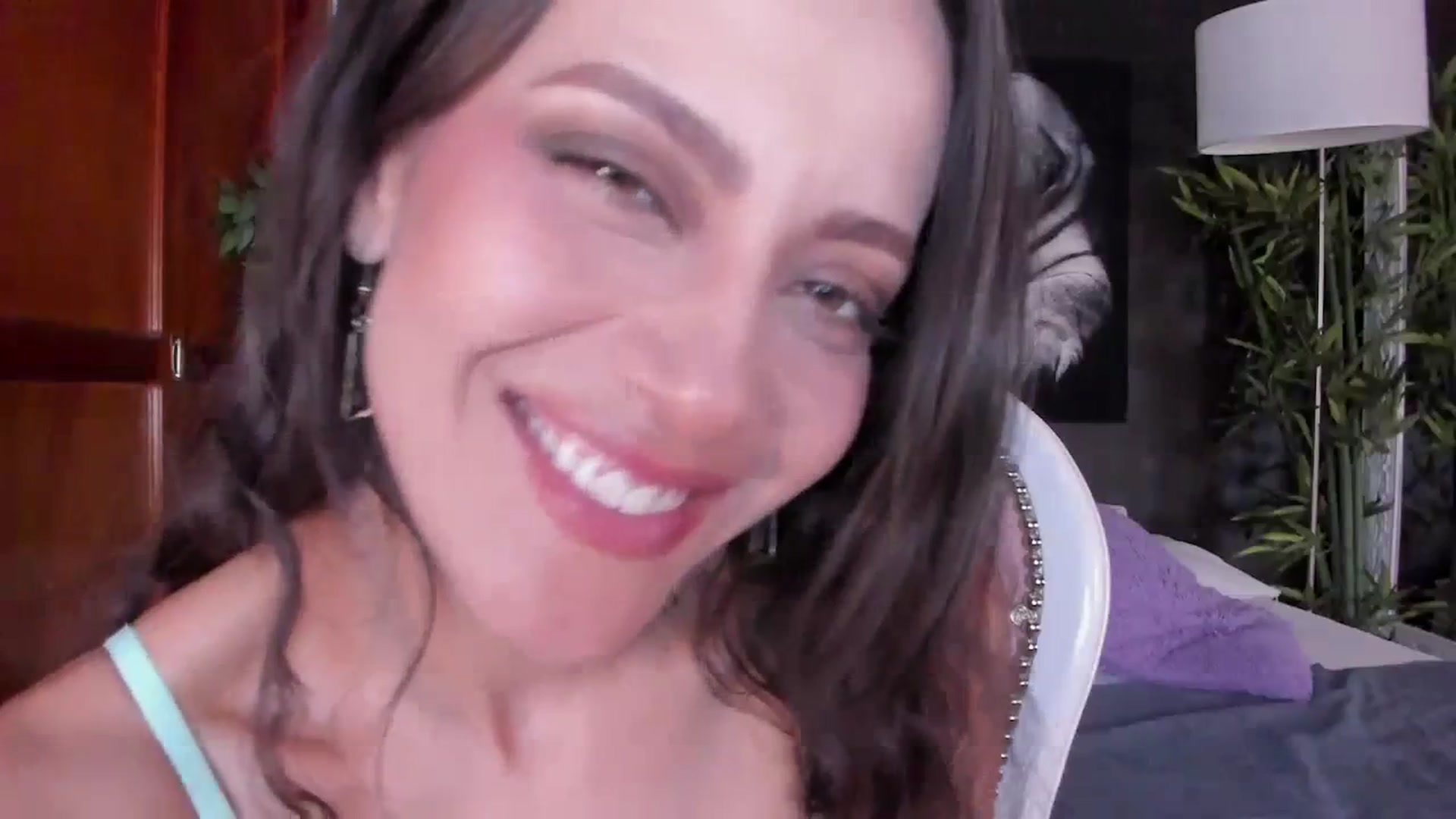 Gallery image thumbnail from Red_Flower203's myfreecams stream on, 12/08/2023, 19:17 image 5 of 20
