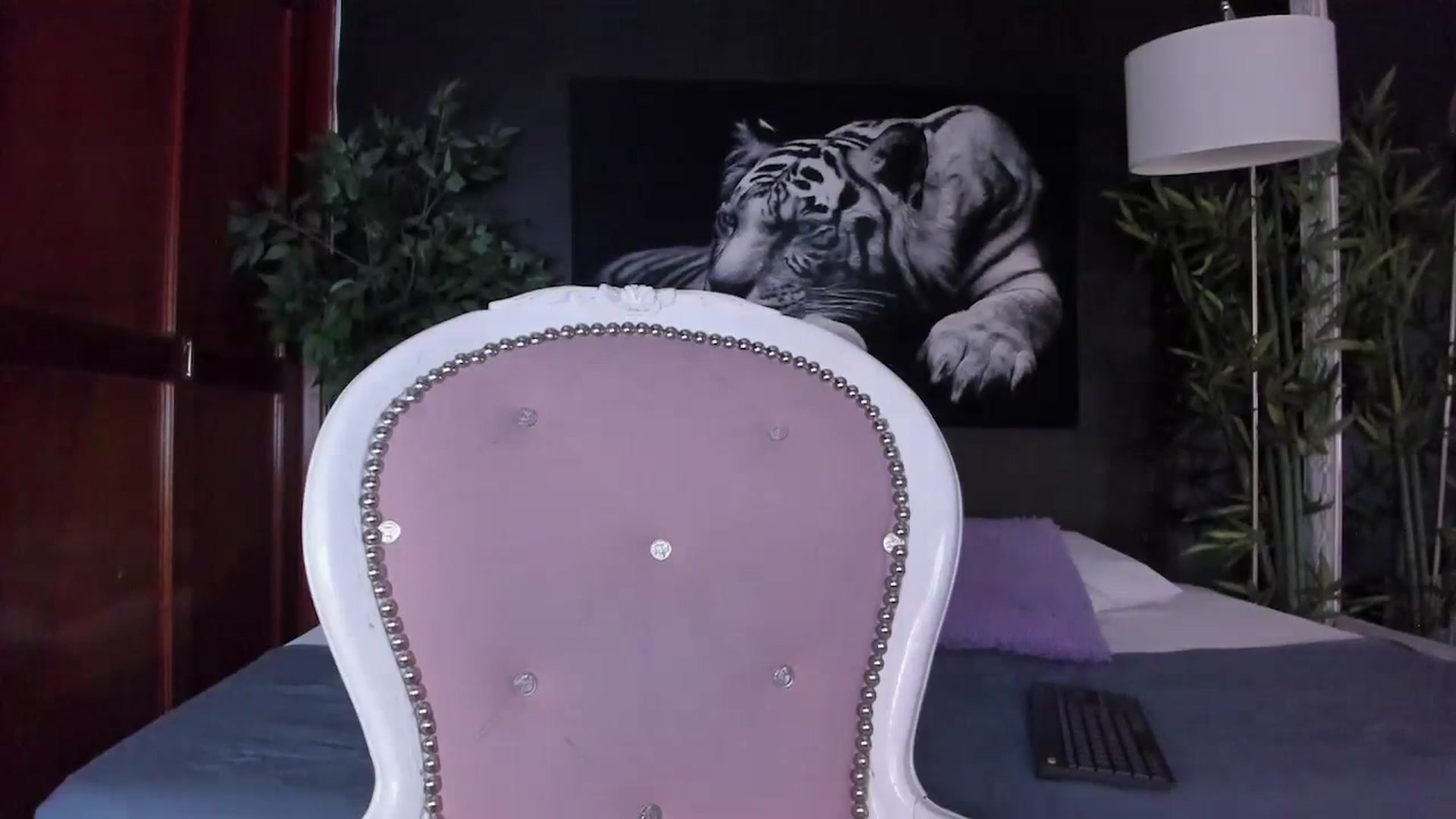 Gallery image thumbnail from Red_Flower203's myfreecams stream on, 12/14/2023, 21:25 image 5 of 20