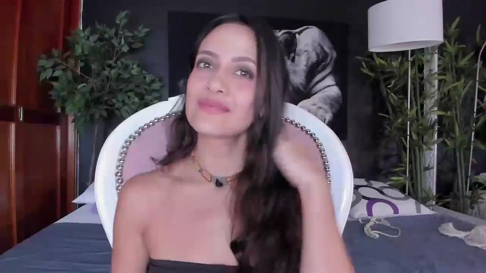 Gallery image thumbnail from Red_Flower203's myfreecams stream on, 12/19/2023, 24:10 image 1 of 20