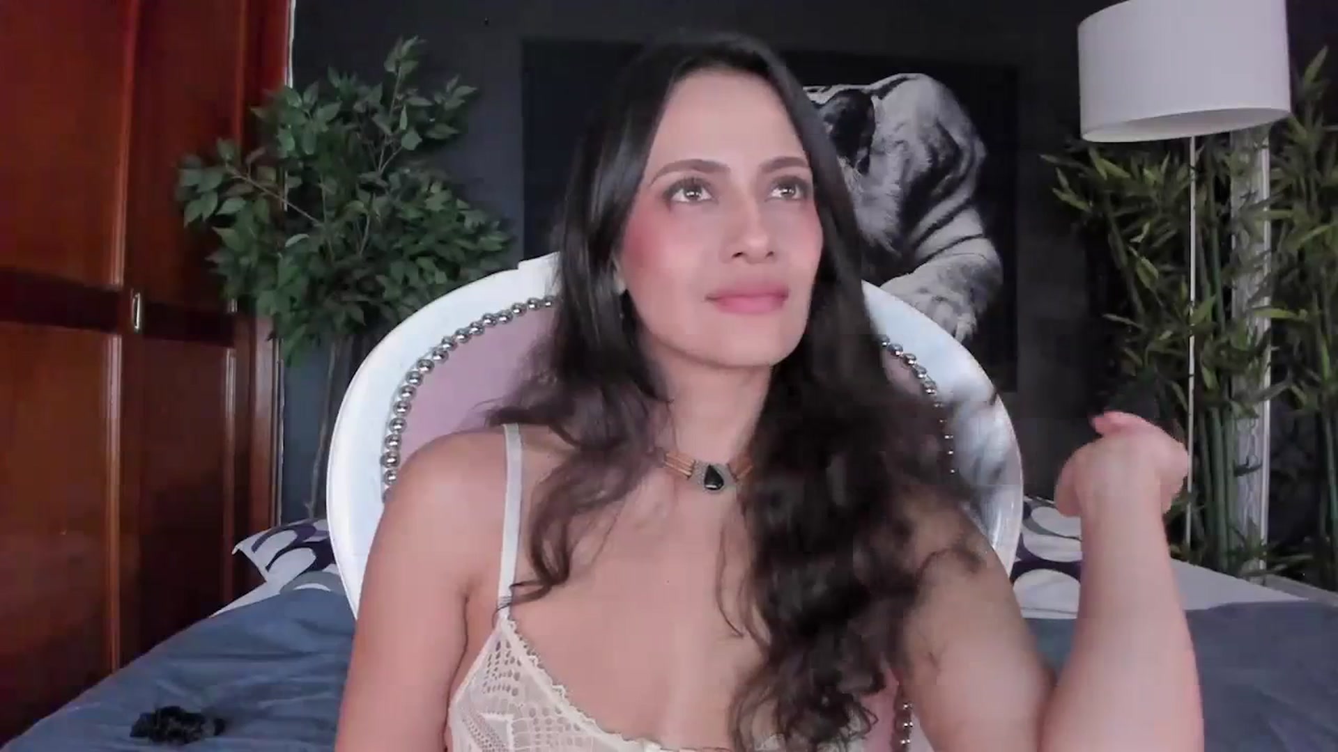 Gallery image thumbnail from Red_Flower203's myfreecams stream on, 12/19/2023, 21:13 image 4 of 20