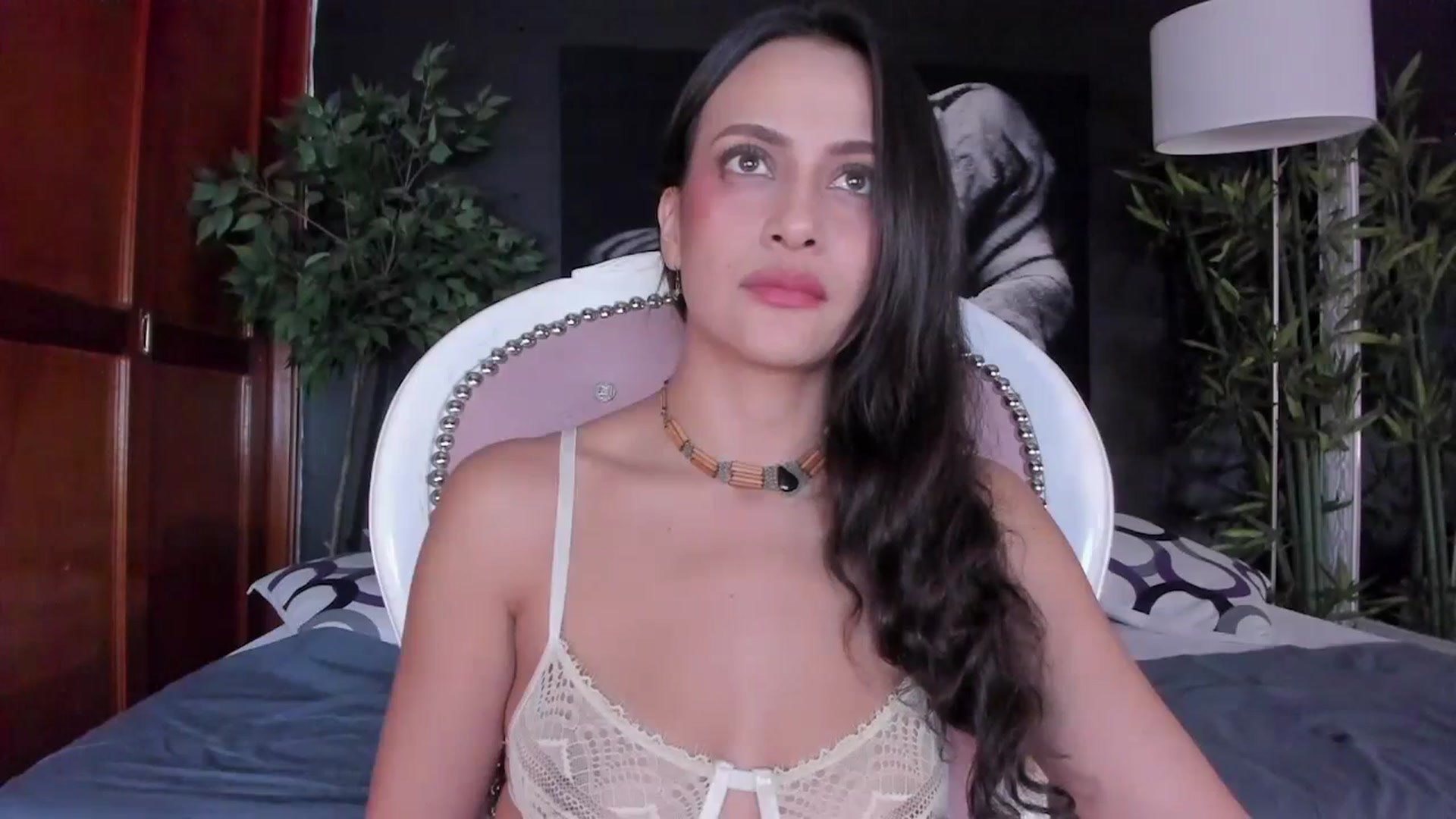 Gallery image thumbnail from Red_Flower203's myfreecams stream on, 12/19/2023, 23:13 image 2 of 20
