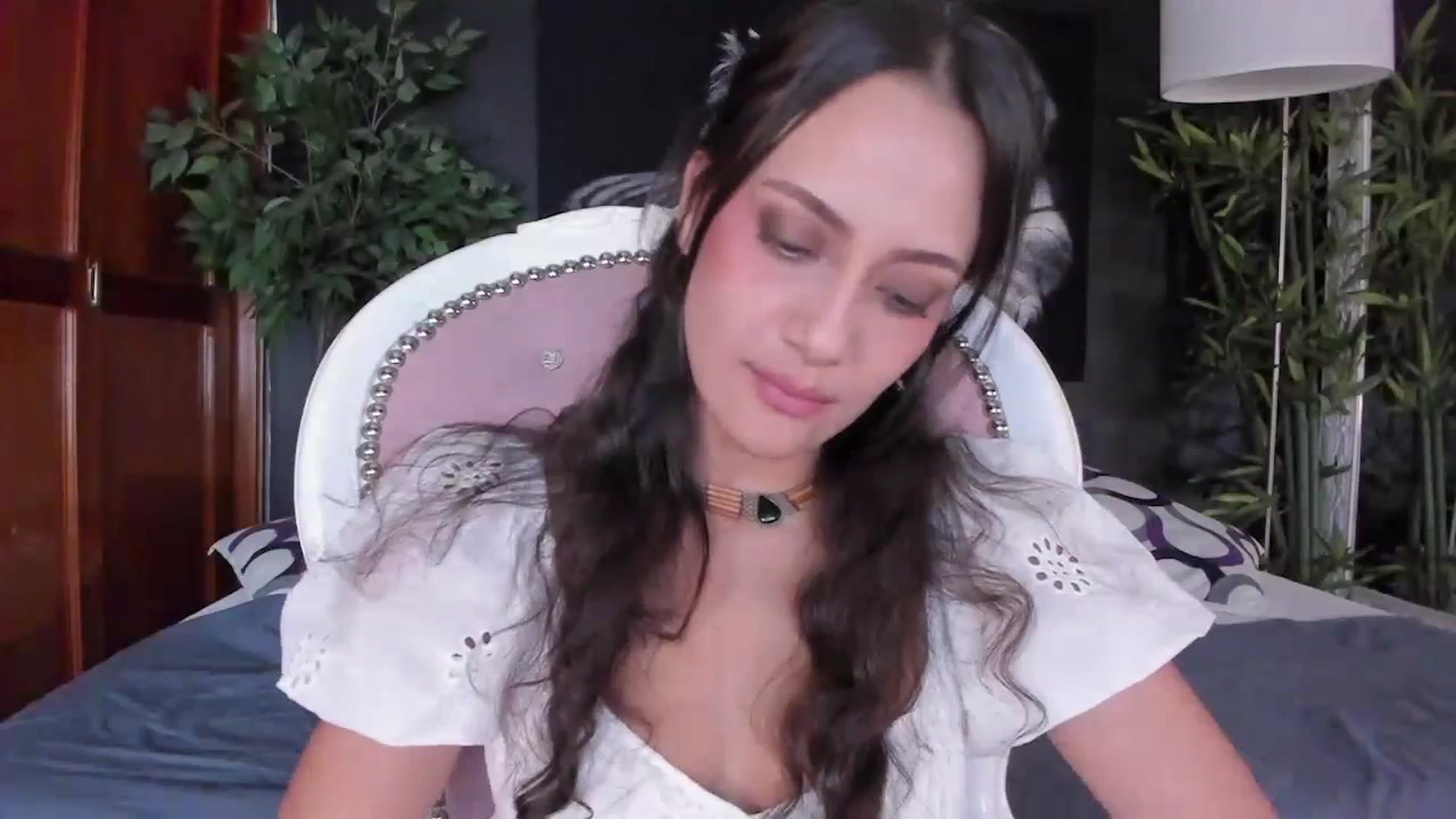 Gallery image thumbnail from Red_Flower203's myfreecams stream on, 12/19/2023, 23:36 image 16 of 20