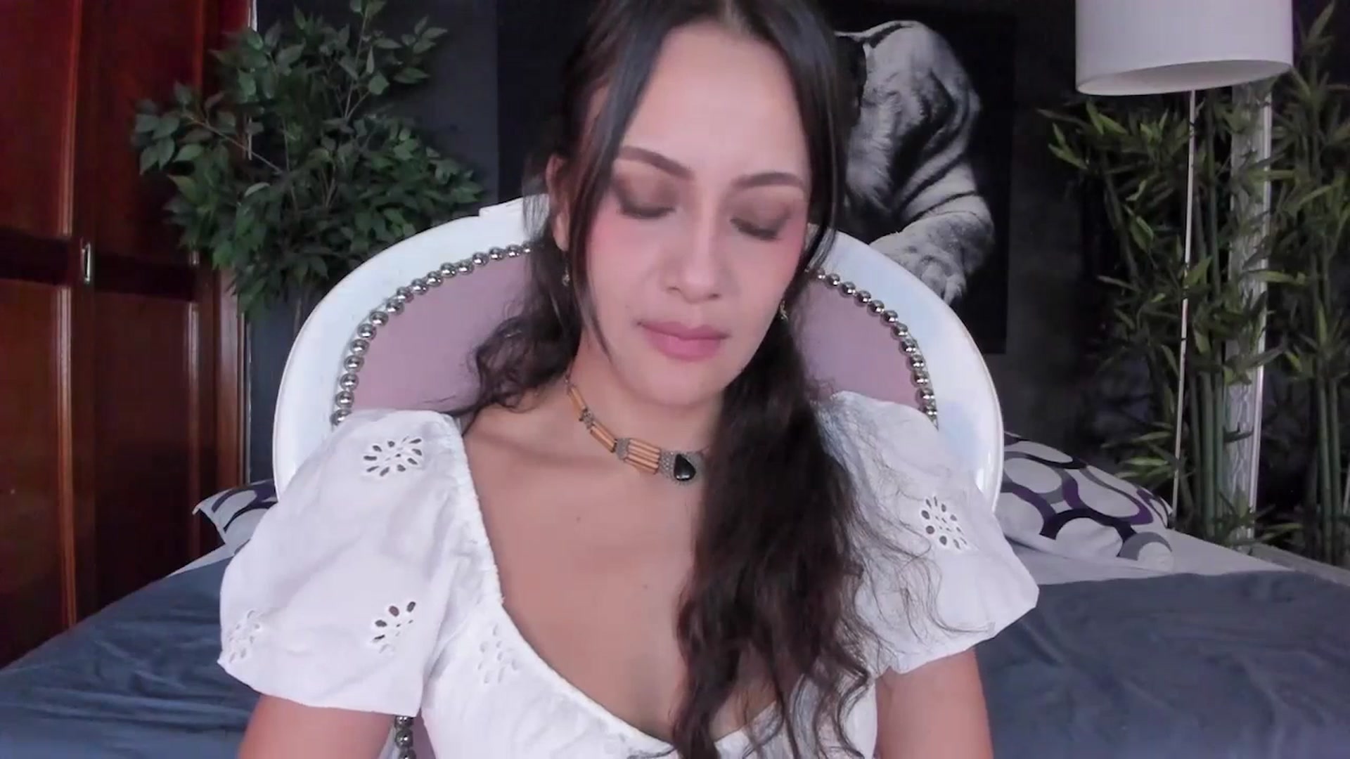Gallery image thumbnail from Red_Flower203's myfreecams stream on, 12/19/2023, 23:36 image 14 of 20