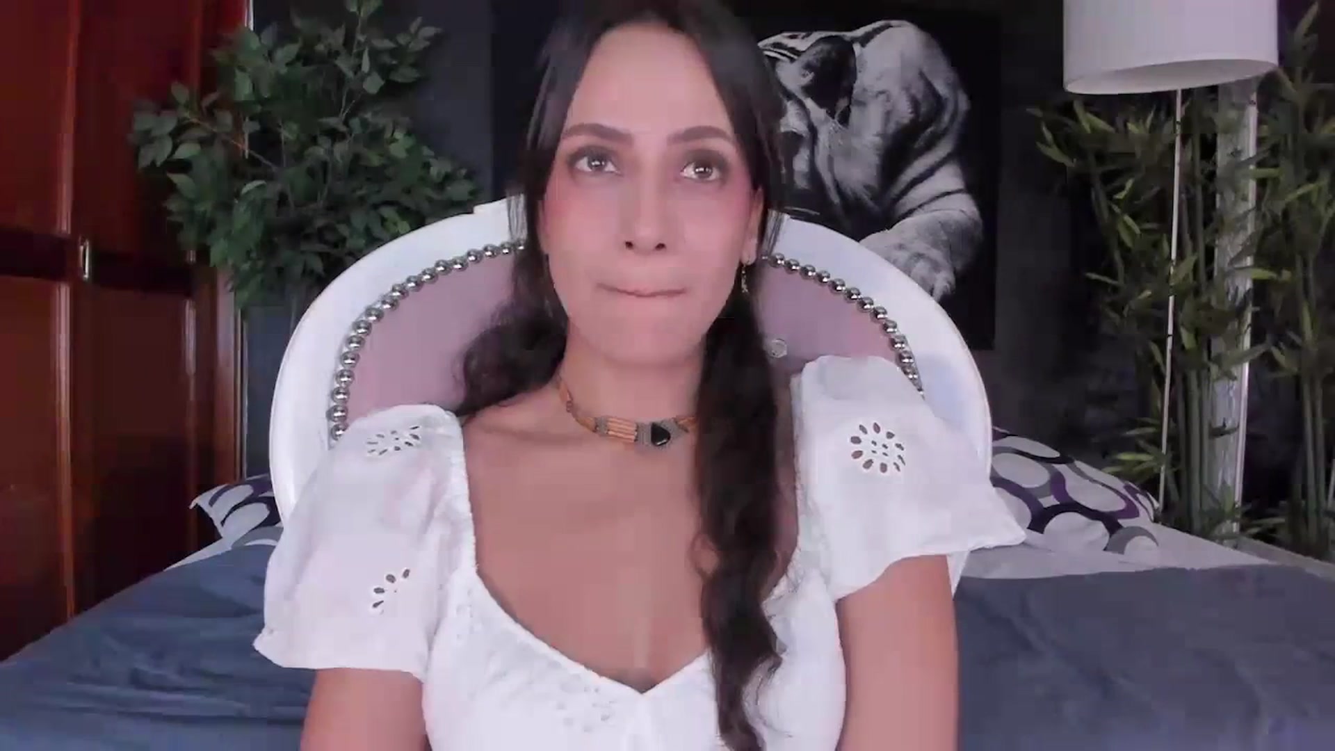 Gallery image thumbnail from Red_Flower203's myfreecams stream on, 12/19/2023, 23:36 image 10 of 20