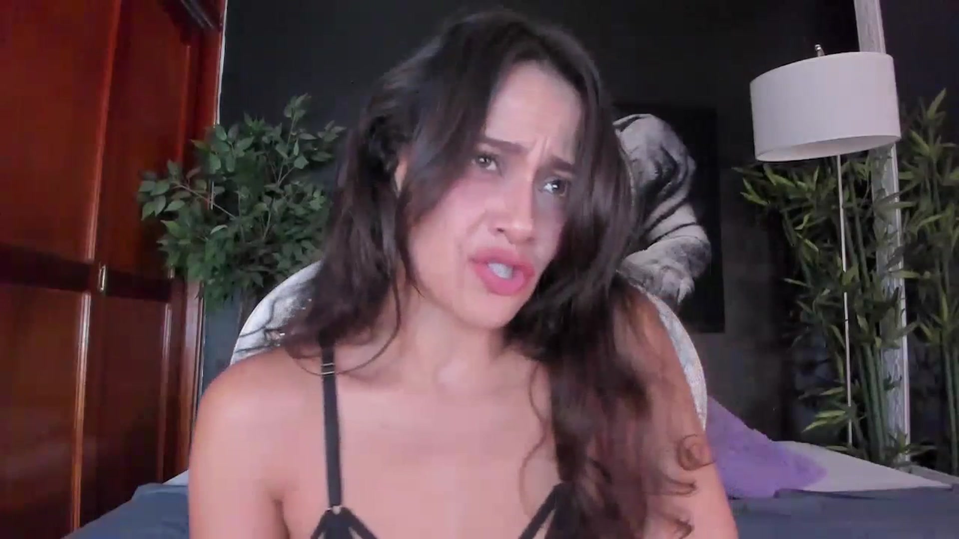 Gallery image thumbnail from Red_Flower203's myfreecams stream on, 12/28/2023, 23:04 image 19 of 20