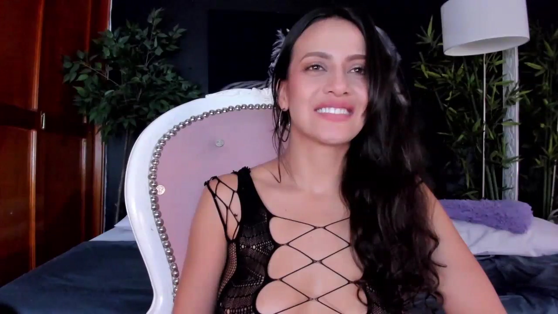 Gallery image thumbnail from Red_Flower203's myfreecams stream on, 01/16/2024, 21:00 image 18 of 20