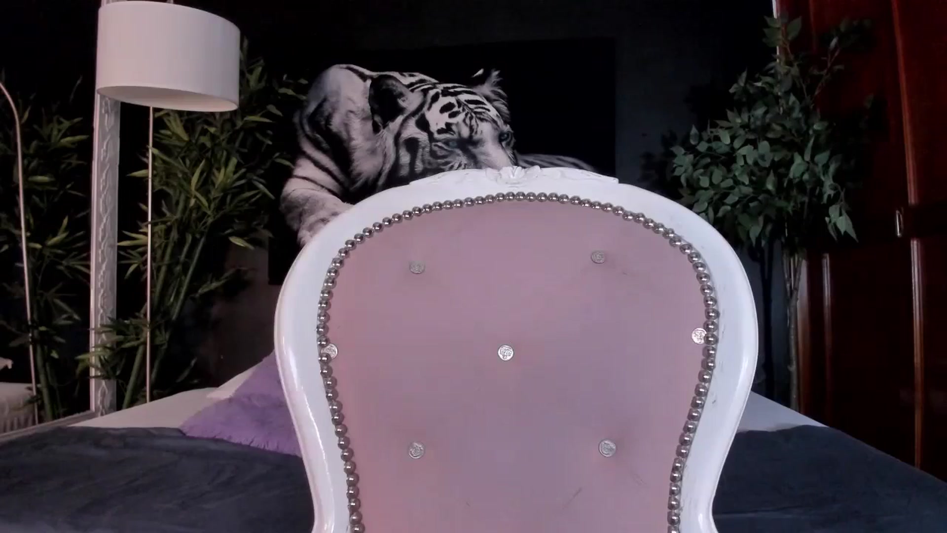 Gallery image thumbnail from Red_Flower203's myfreecams stream on, 03/09/2024, 22:05 image 10 of 20
