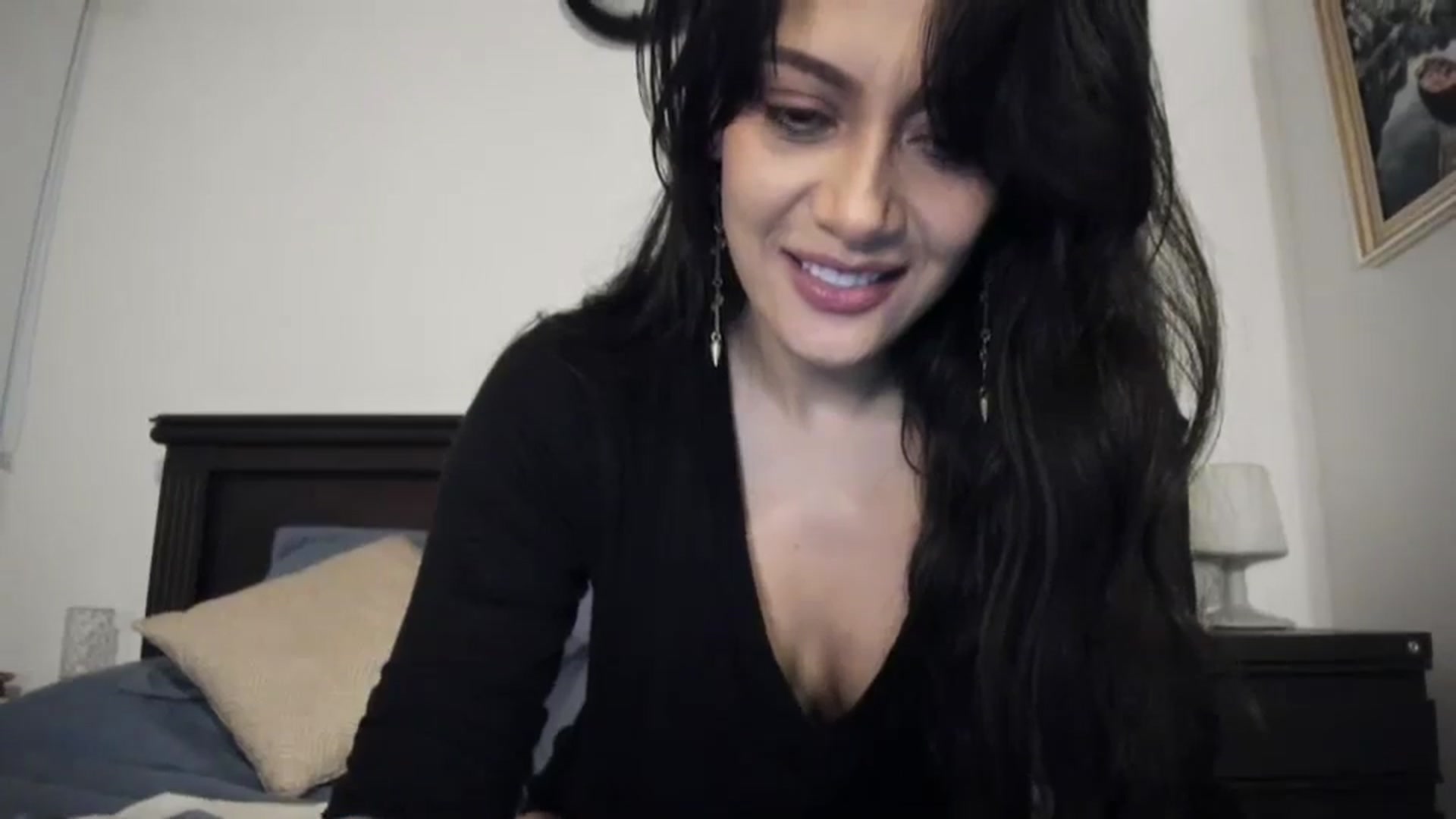 Gallery image thumbnail from Red_Flower203's myfreecams stream on, 08/11/2024, 03:07 image 10 of 20