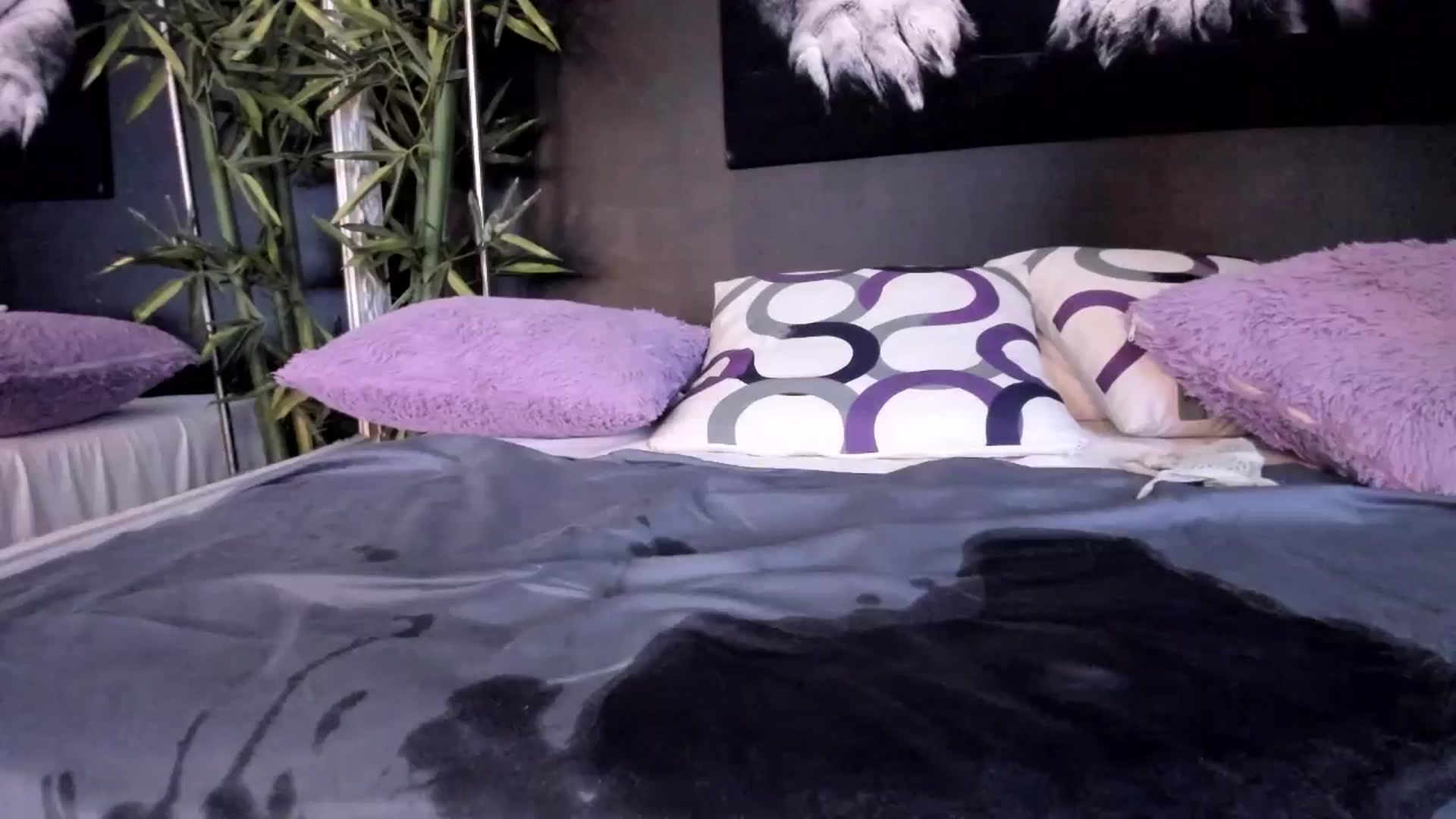 Gallery image thumbnail from Red_Flower203's myfreecams stream on, 10/16/2024, 23:06 image 4 of 20