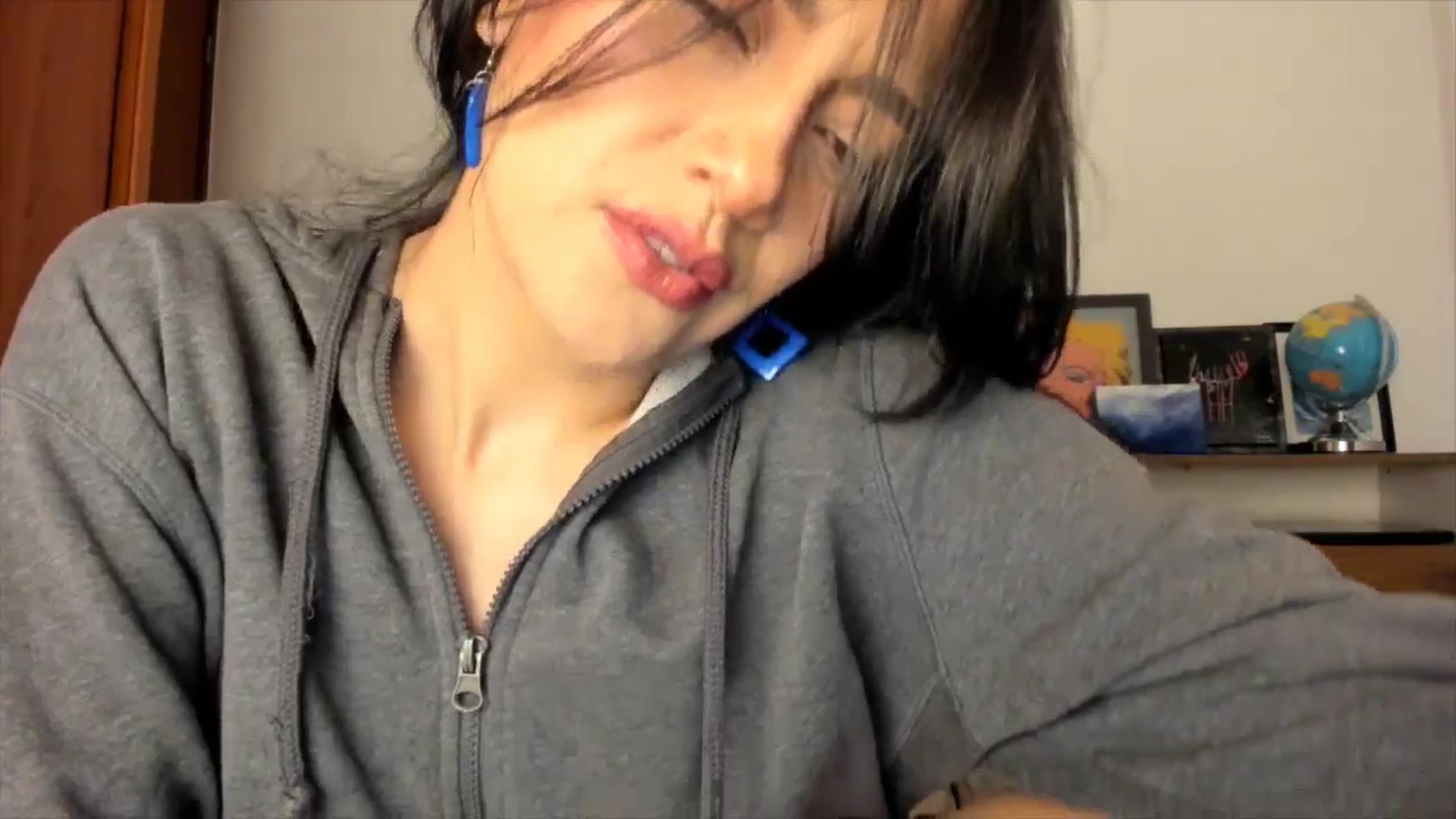 Gallery image thumbnail from Red_Flower203's myfreecams stream on, 02/19/2025, 21:37 image 14 of 20