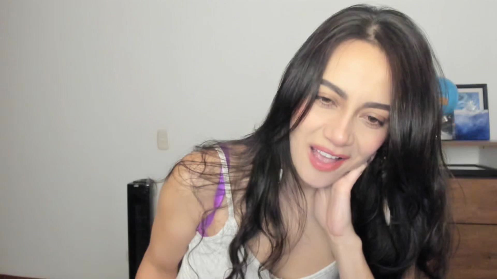 Gallery image thumbnail from Red_Flower203's myfreecams stream on, 06/19/2025, 21:48 image 3 of 20