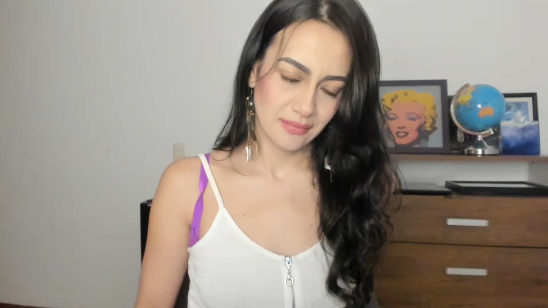 Gallery image thumbnail from Red_Flower203's myfreecams stream on, 06/19/2025, 21:48 image 10 of 20