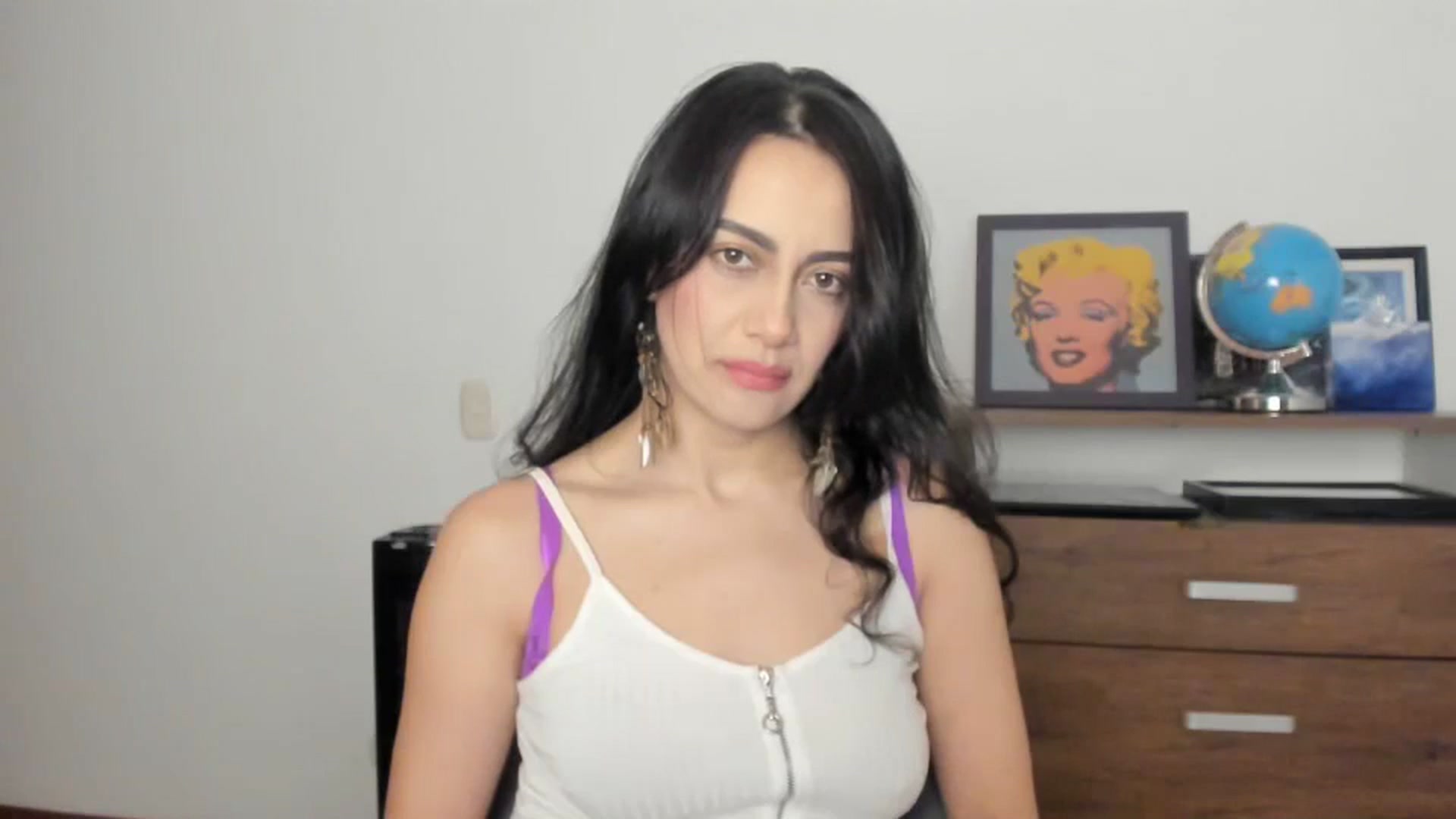 Gallery image thumbnail from Red_Flower203's myfreecams stream on, 06/19/2025, 21:48 image 7 of 20