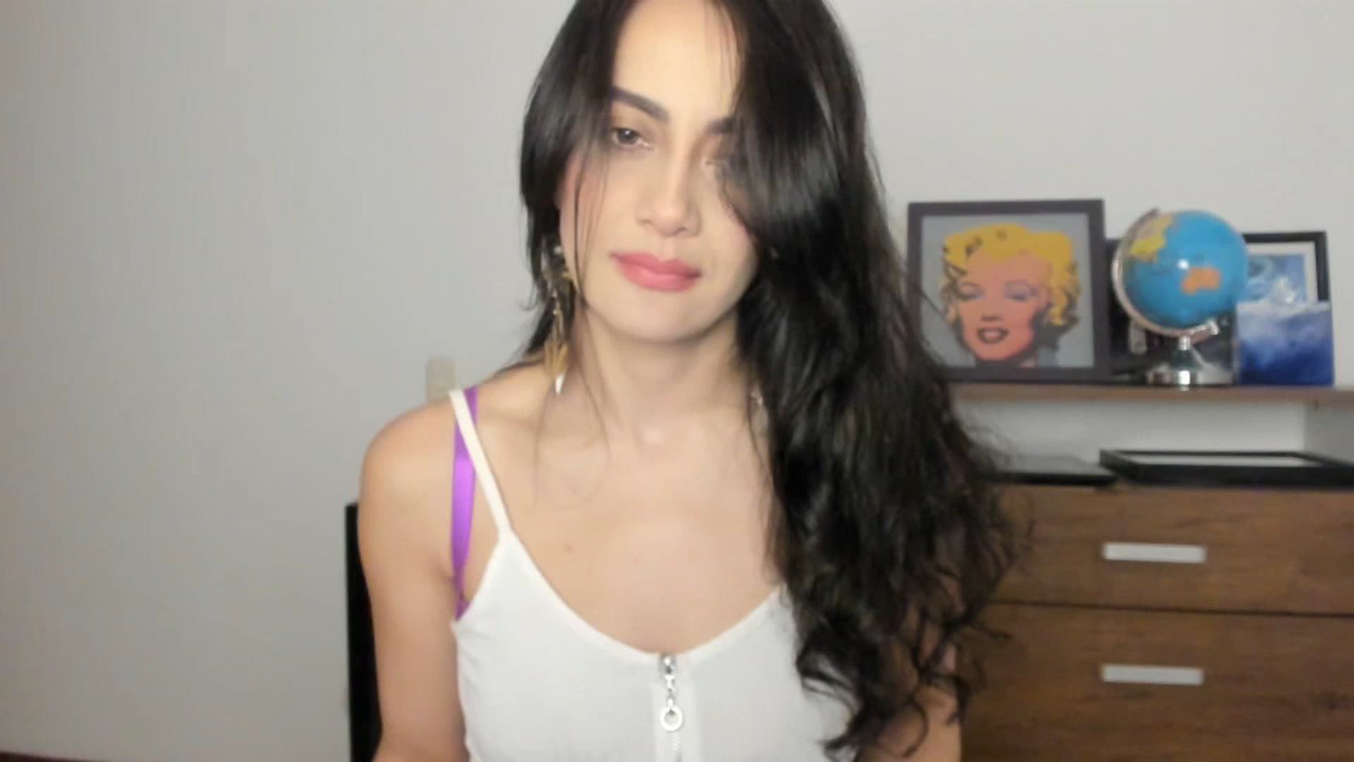 Gallery image thumbnail from Red_Flower203's myfreecams stream on, 06/19/2025, 21:48 image 14 of 20