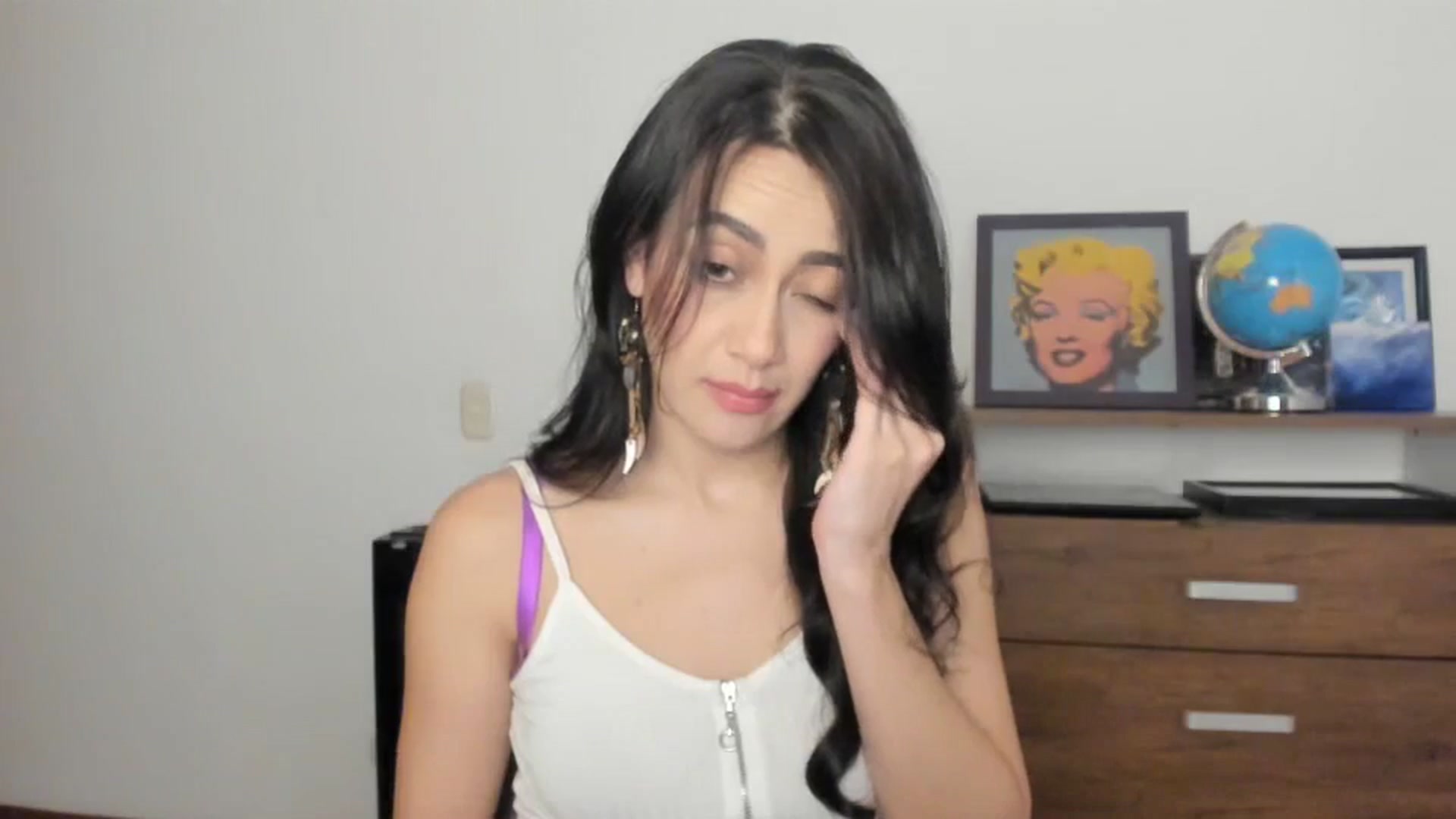 Gallery image thumbnail from Red_Flower203's myfreecams stream on, 06/19/2025, 21:48 image 18 of 20