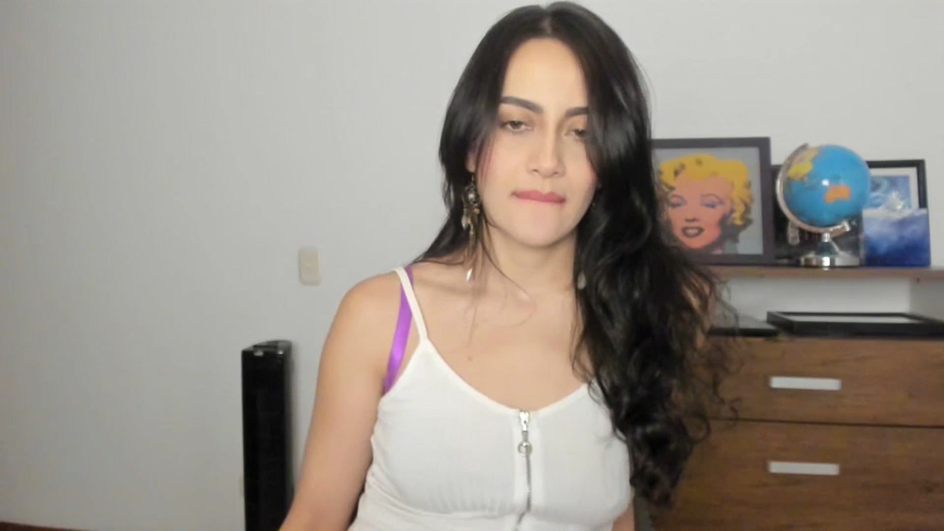 Gallery image thumbnail from Red_Flower203's myfreecams stream on, 06/19/2025, 21:48 image 15 of 20