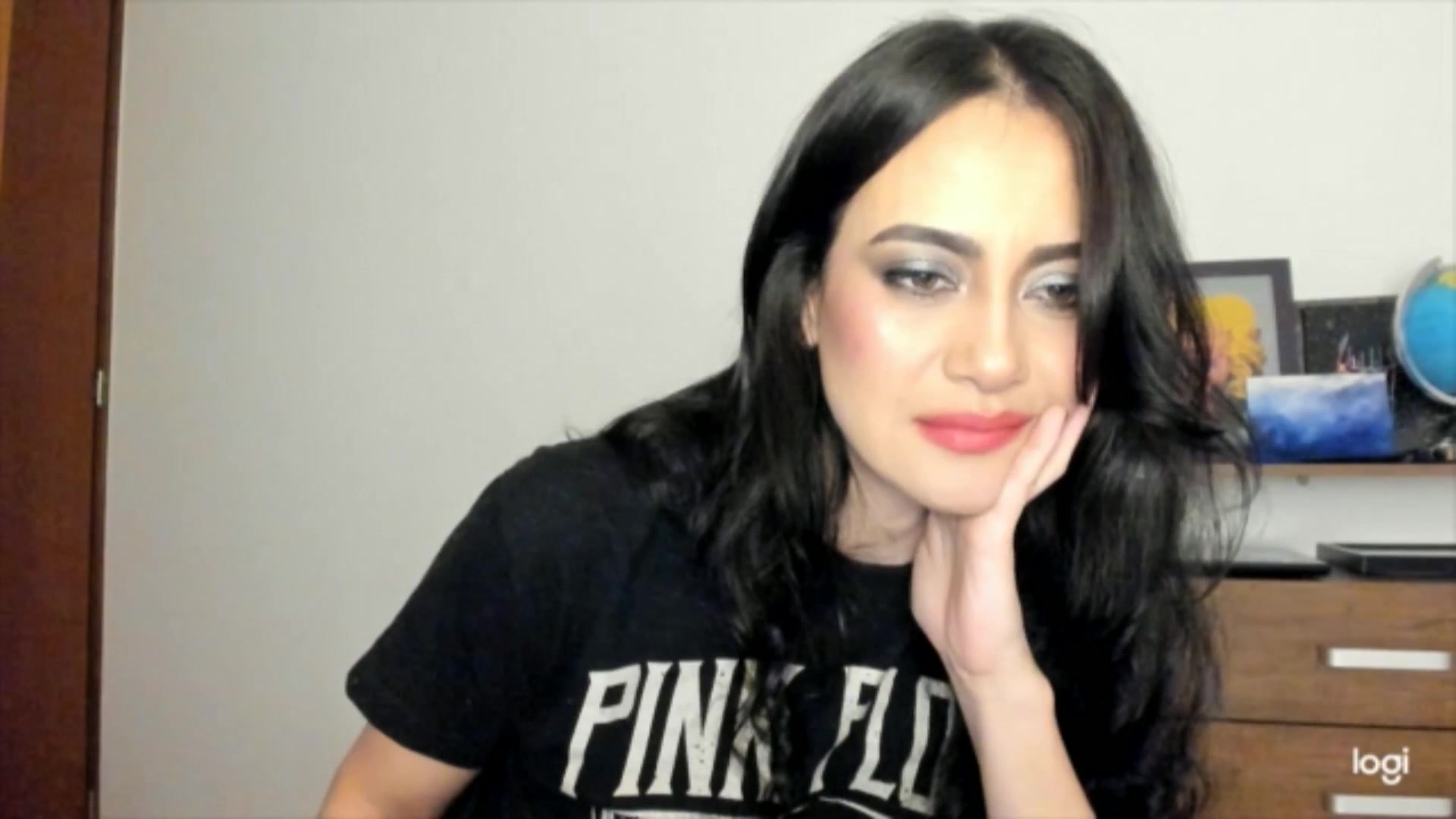 Gallery image thumbnail from Red_Flower203's myfreecams stream on, 08/21/2025, 23:00 image 14 of 20
