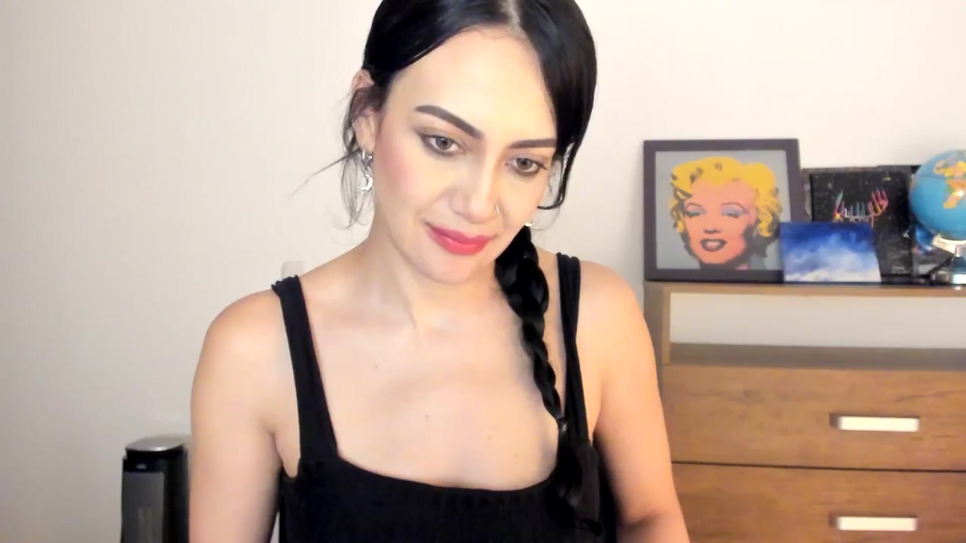 Gallery image thumbnail from Red_Flower203's myfreecams stream on, 10/23/2025, 01:30 image 4 of 20