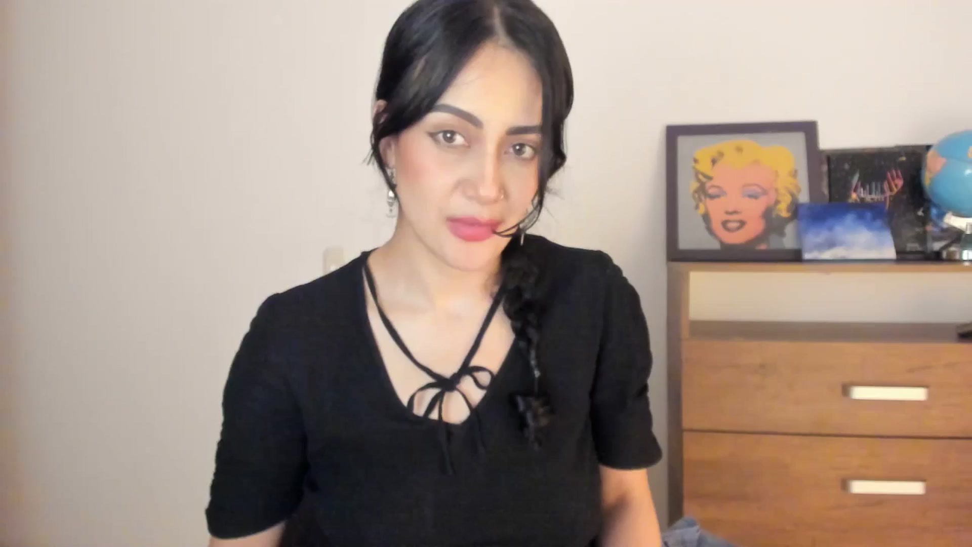 Gallery image thumbnail from Red_Flower203's myfreecams stream on, 11/05/2025, 01:14 image 1 of 20