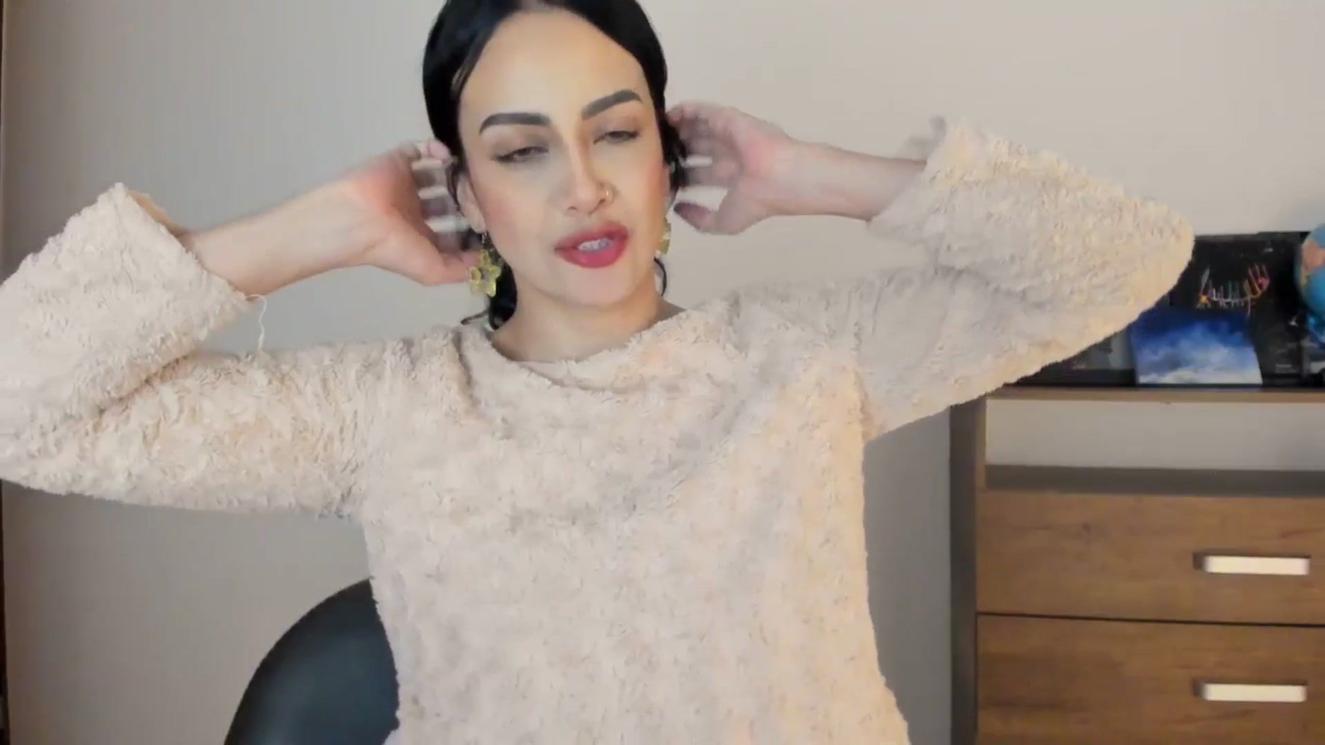 Gallery image thumbnail from Red_Flower203's myfreecams stream on, 11/05/2025, 23:33 image 6 of 20