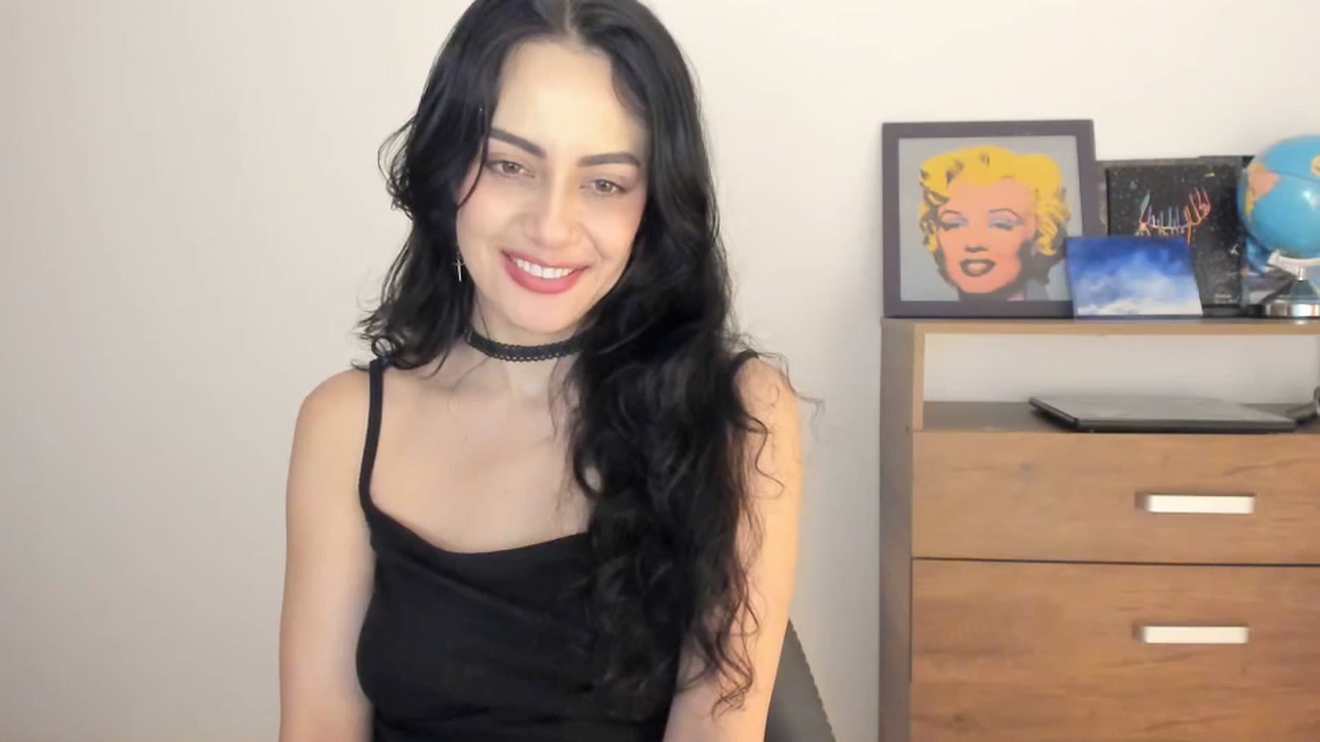 Gallery image thumbnail from Red_Flower203's myfreecams stream on, 11/18/2025, 24:03 image 20 of 20