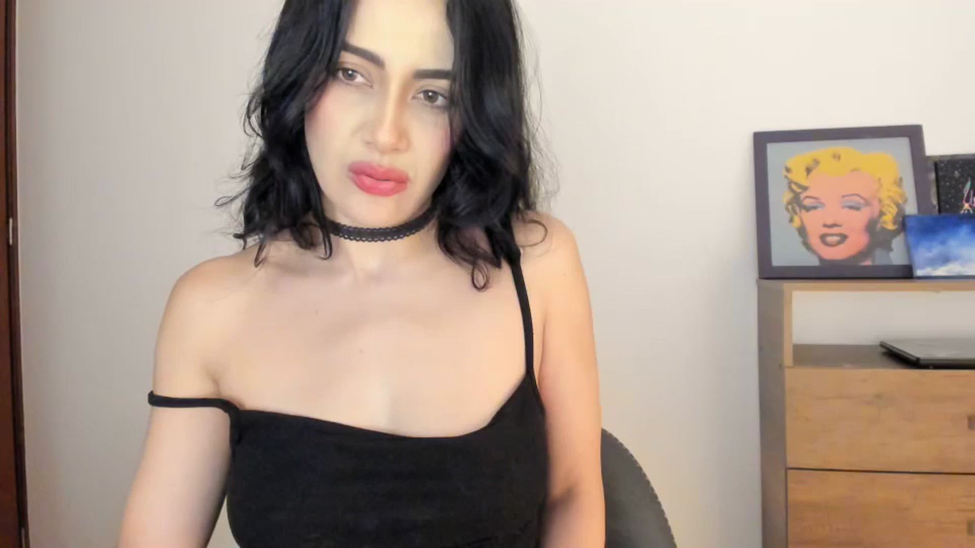 Gallery image thumbnail from Red_Flower203's myfreecams stream on, 11/18/2025, 24:03 image 1 of 20