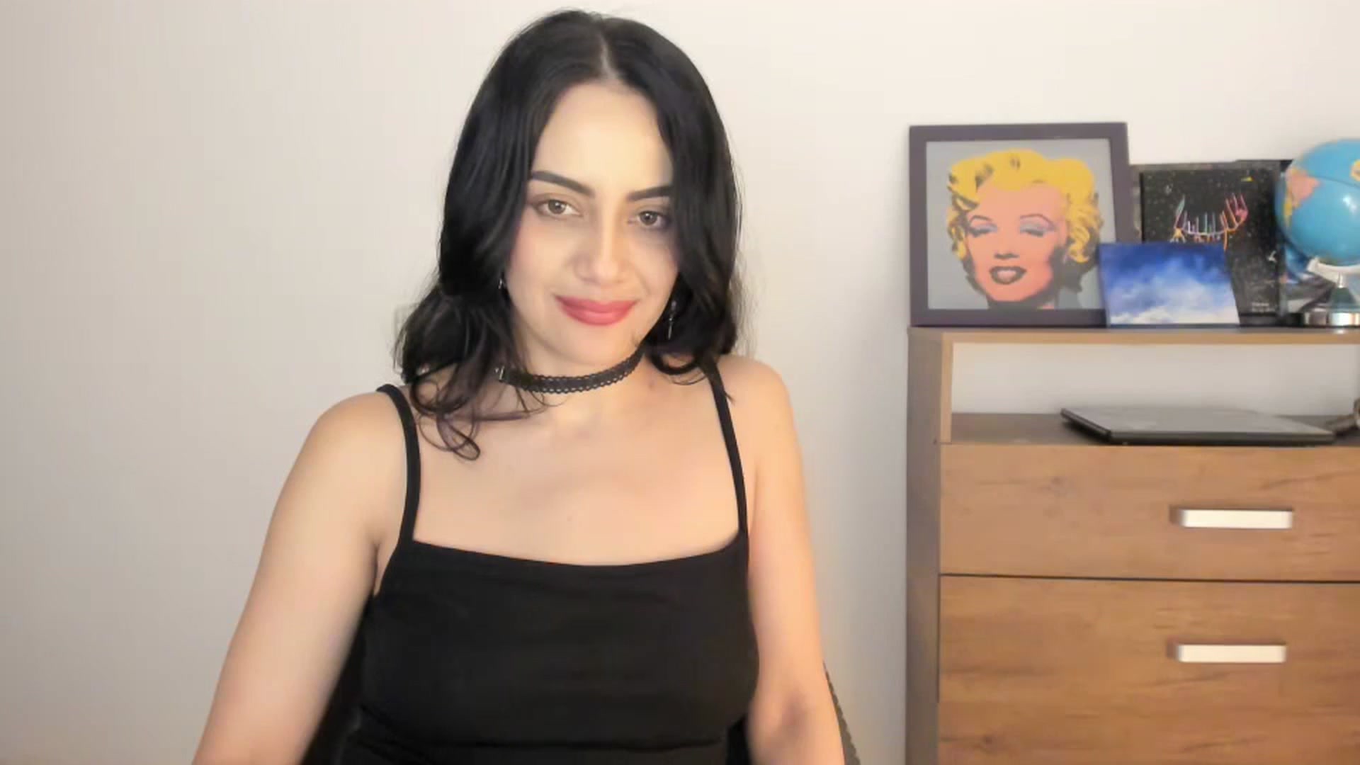 Gallery image thumbnail from Red_Flower203's myfreecams stream on, 11/18/2025, 24:55 image 4 of 20
