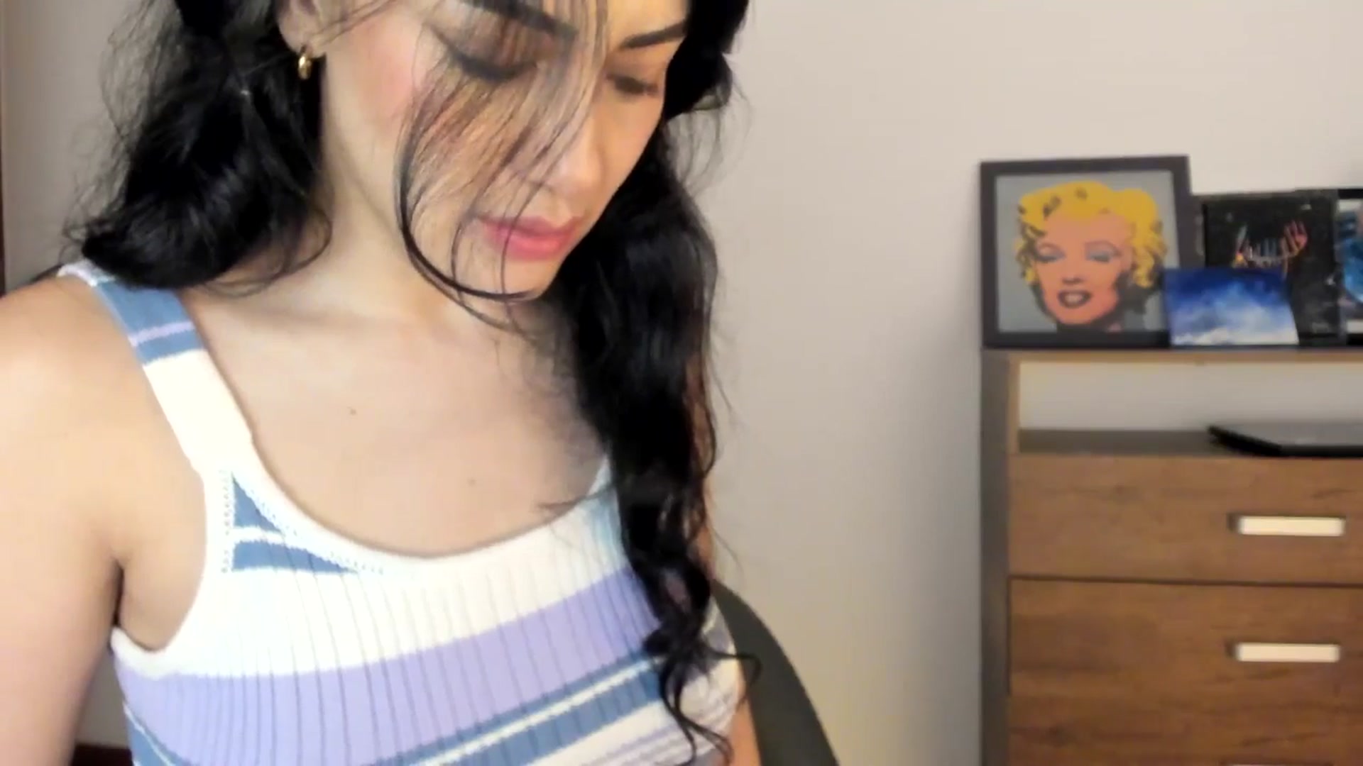 Gallery image thumbnail from Red_Flower203's myfreecams stream on, 12/17/2025, 21:28 image 18 of 20