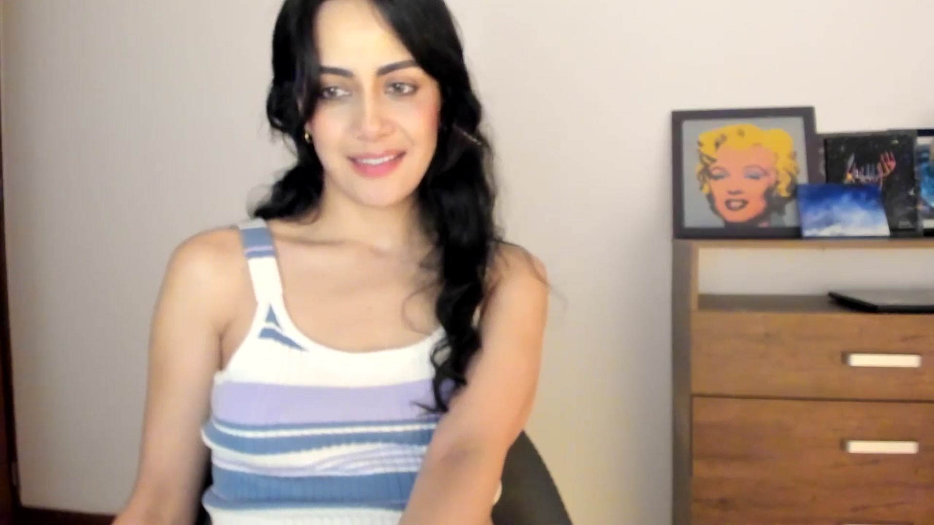 Gallery image thumbnail from Red_Flower203's myfreecams stream on, 12/17/2025, 21:28 image 14 of 20