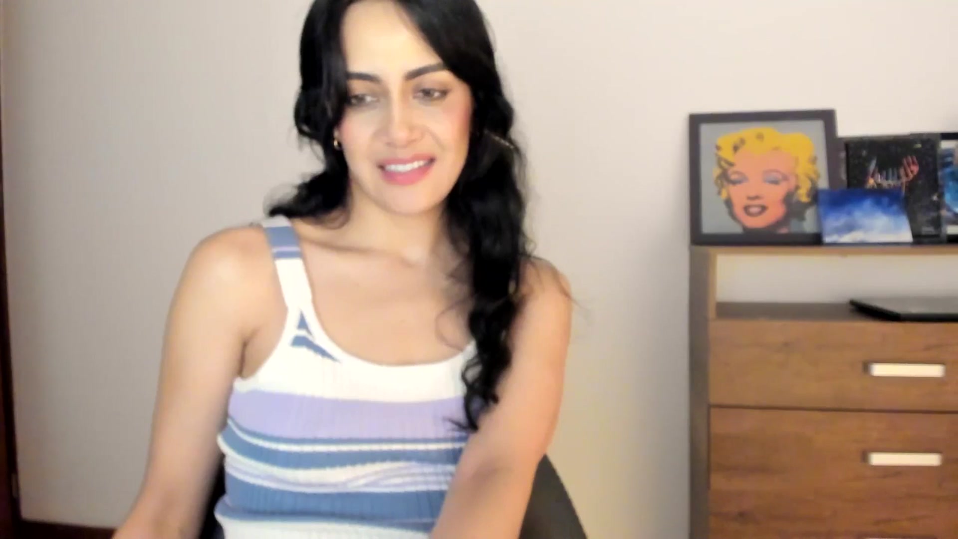 Gallery image thumbnail from Red_Flower203's myfreecams stream on, 12/17/2025, 21:28 image 16 of 20