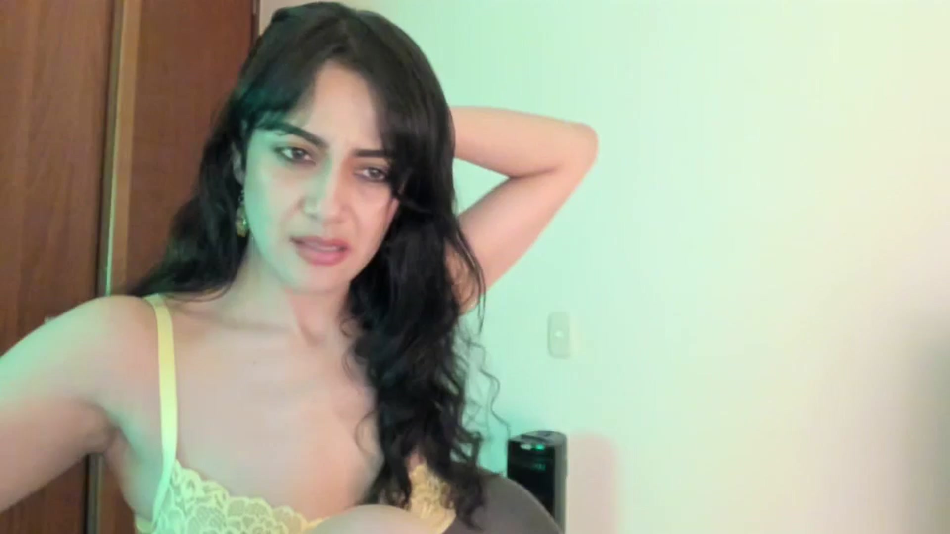 Gallery image thumbnail from Red_Flower203's myfreecams stream on, 03/17/2026, 23:33 image 12 of 20