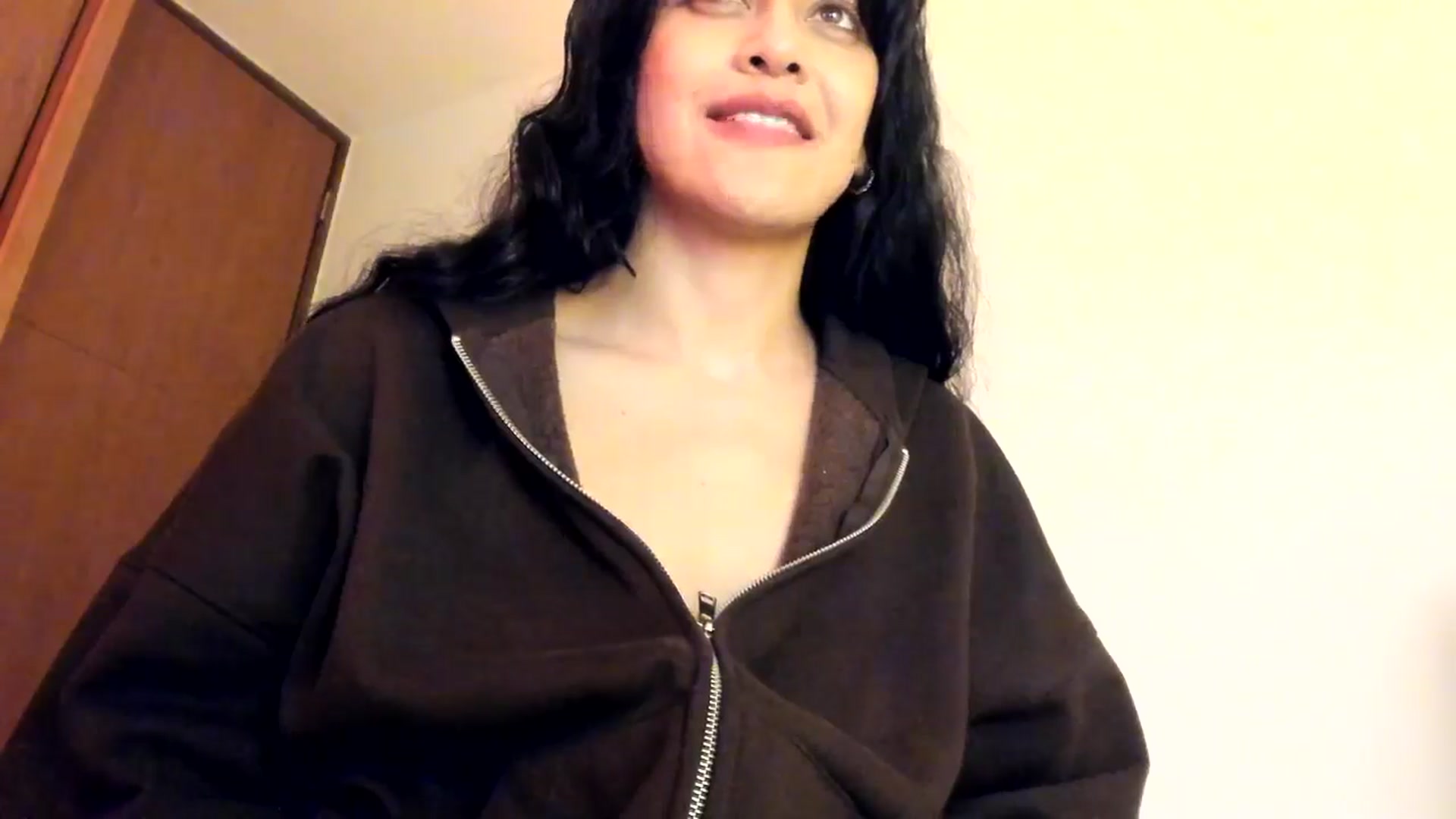 Gallery image thumbnail from Red_Flower203's myfreecams stream on, 04/13/2026, 02:33 image 14 of 20