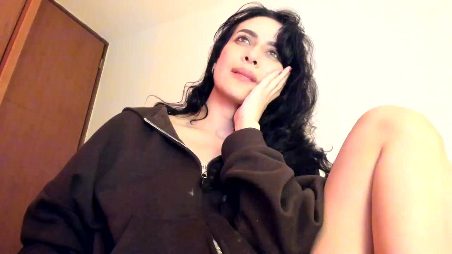 Gallery image thumbnail from Red_Flower203's myfreecams stream on, 04/13/2026, 02:33 image 9 of 20