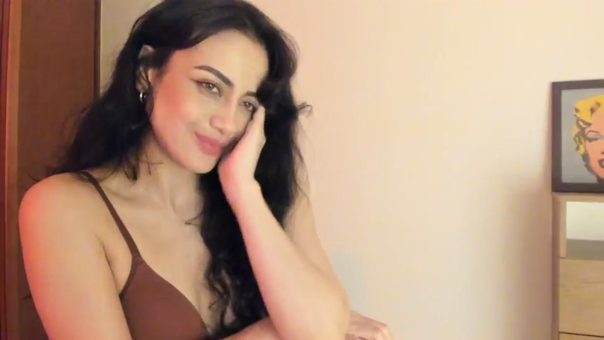 Gallery image thumbnail from Red_Flower203's myfreecams stream on, 04/22/2026, 01:42 image 9 of 20