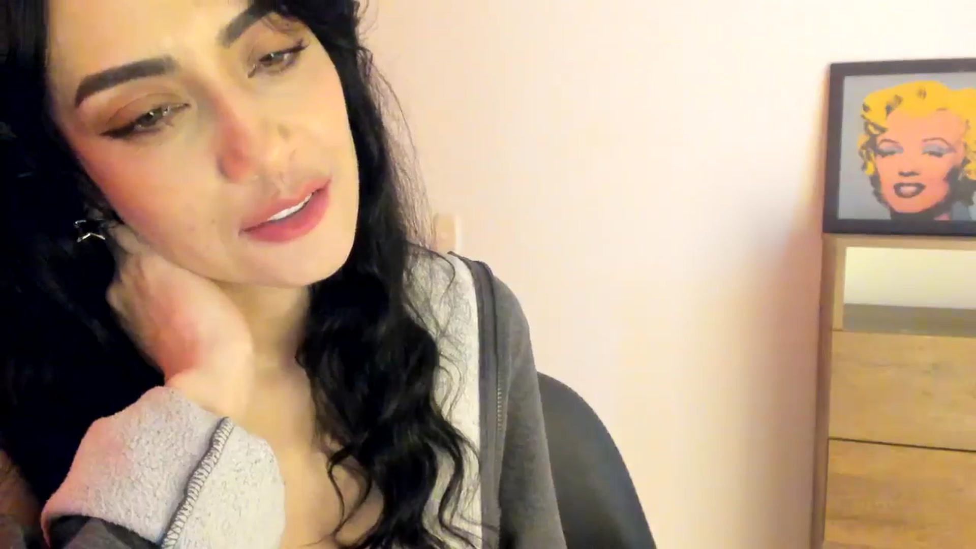 Gallery image thumbnail from Red_Flower203's myfreecams stream on, 04/23/2026, 19:28 image 13 of 20