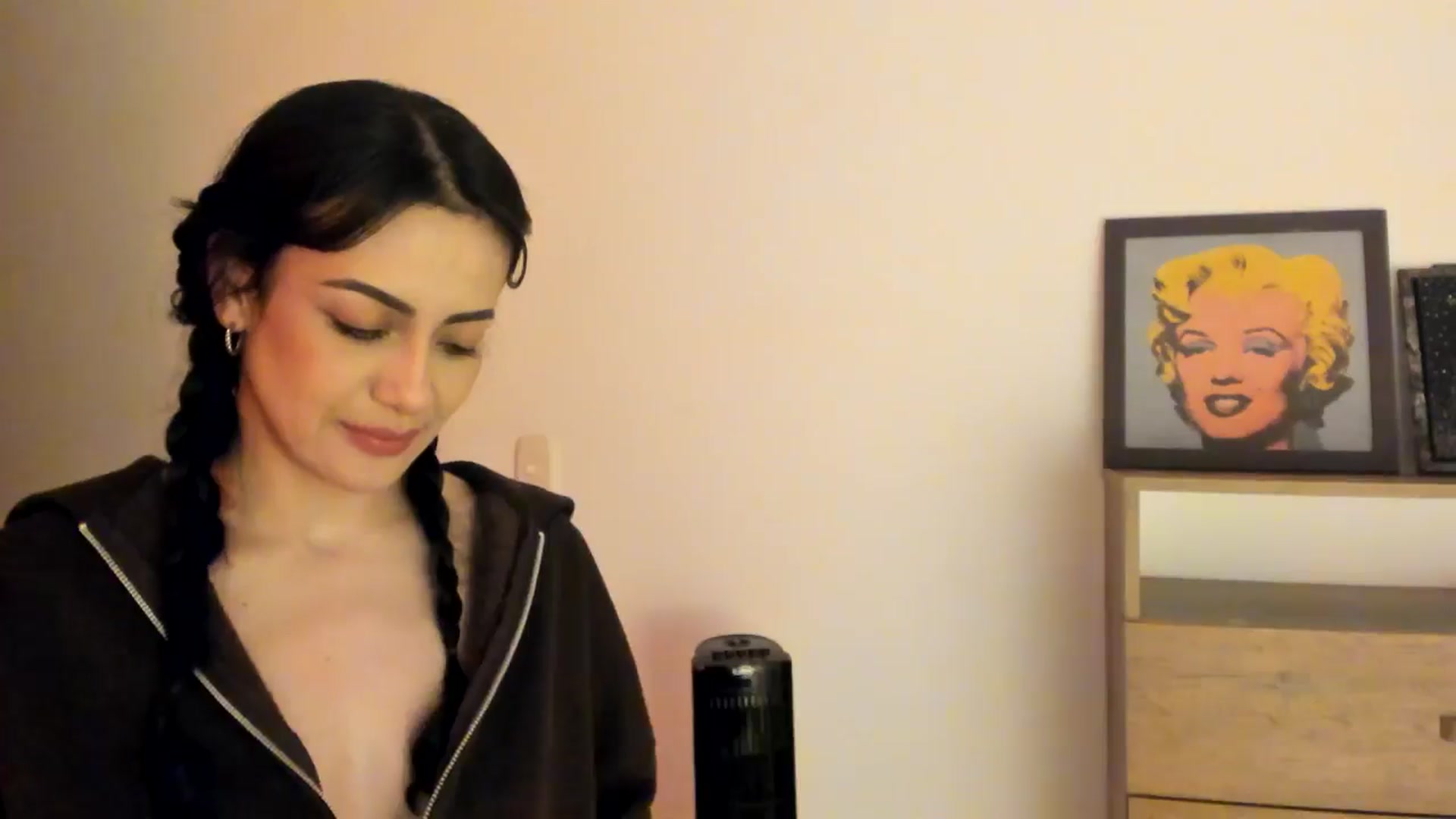 Gallery image thumbnail from Red_Flower203's myfreecams stream on, 04/28/2026, 03:18 image 4 of 20