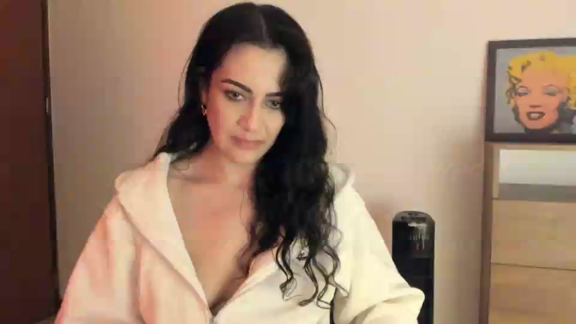 Gallery image thumbnail from Red_Flower203's myfreecams stream on, 05/05/2026, 24:01 image 13 of 20