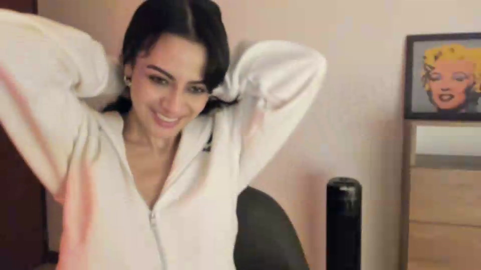 Gallery image thumbnail from Red_Flower203's myfreecams stream on, 05/05/2026, 24:01 image 15 of 20