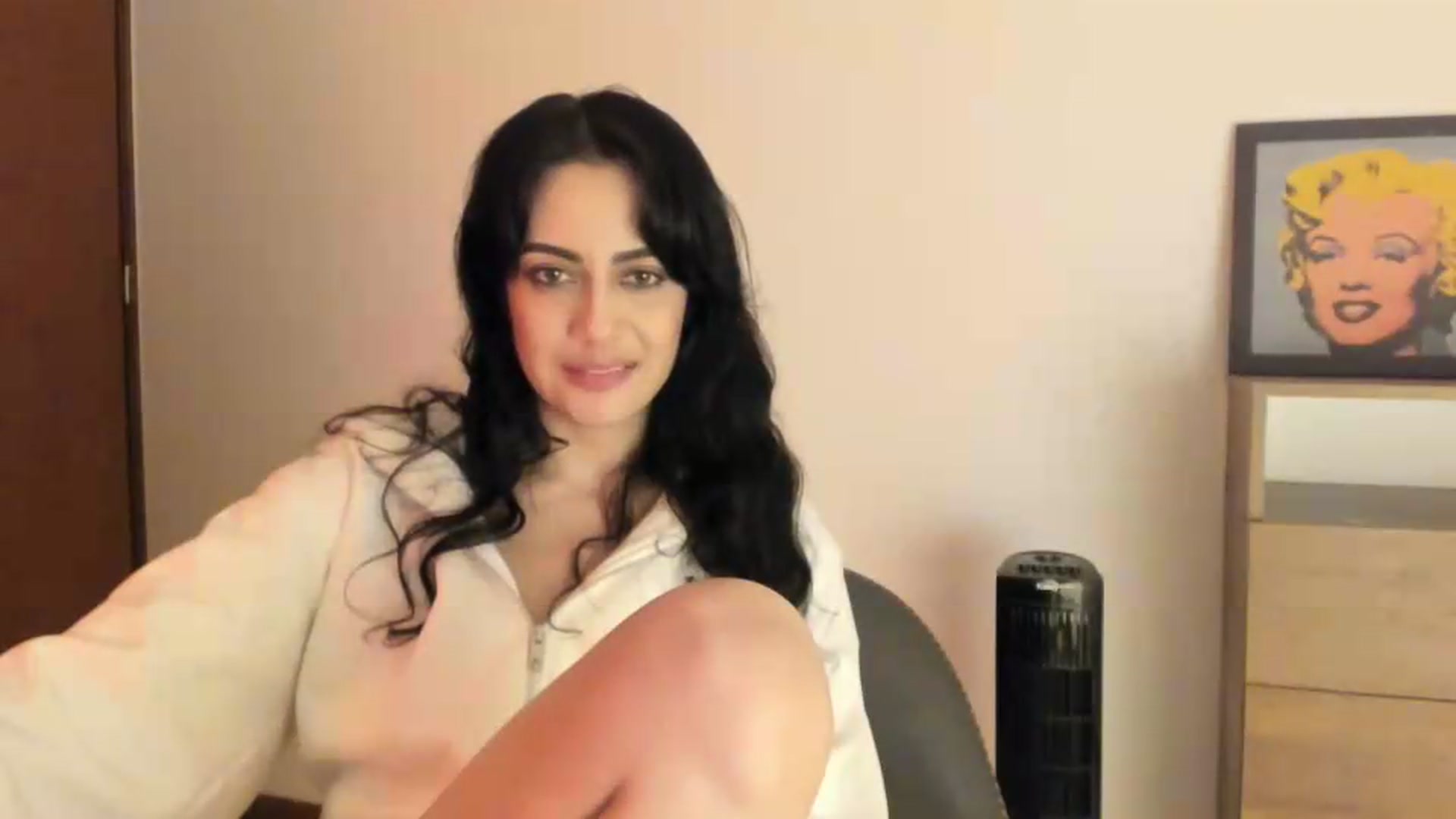 Gallery image thumbnail from Red_Flower203's myfreecams stream on, 05/05/2026, 24:30 image 18 of 20
