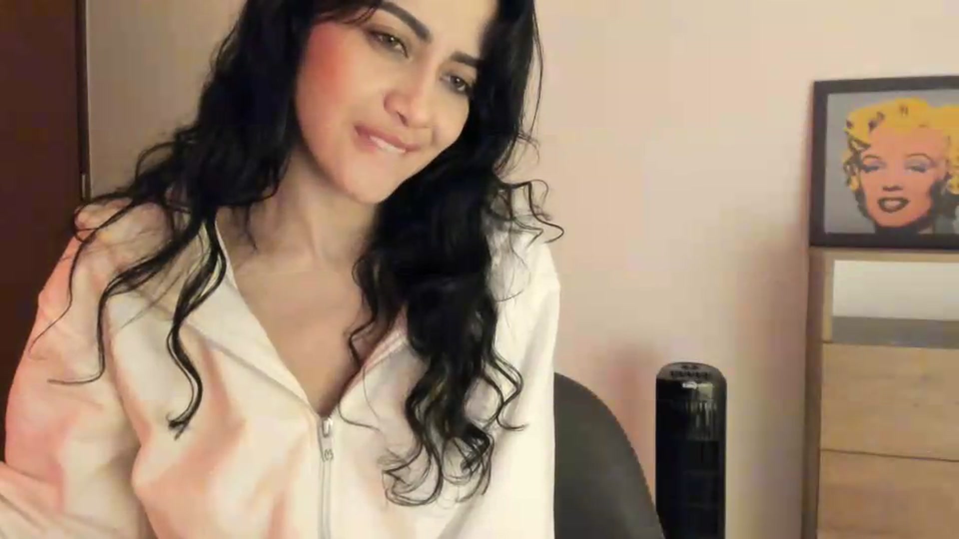 Gallery image thumbnail from Red_Flower203's myfreecams stream on, 05/05/2026, 24:30 image 16 of 20