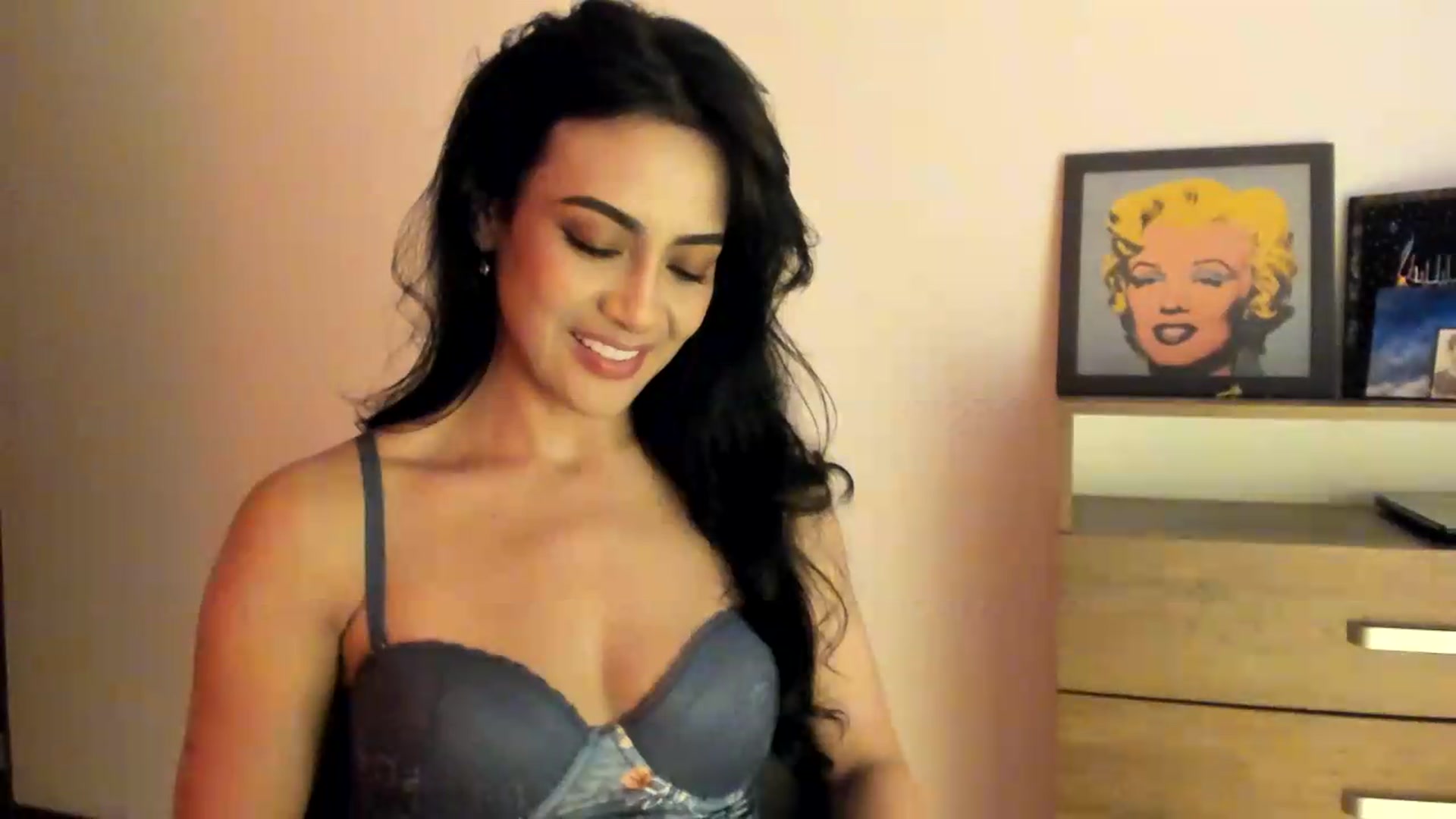 Gallery image thumbnail from Red_Flower203's myfreecams stream on, 05/16/2026, 21:19 image 4 of 20