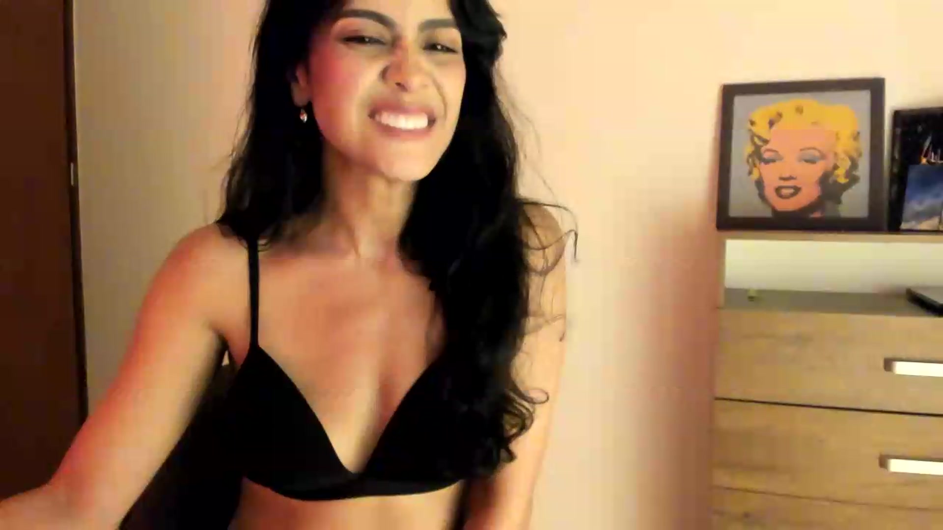 Gallery image thumbnail from Red_Flower203's myfreecams stream on, 05/19/2026, 24:39 image 8 of 20