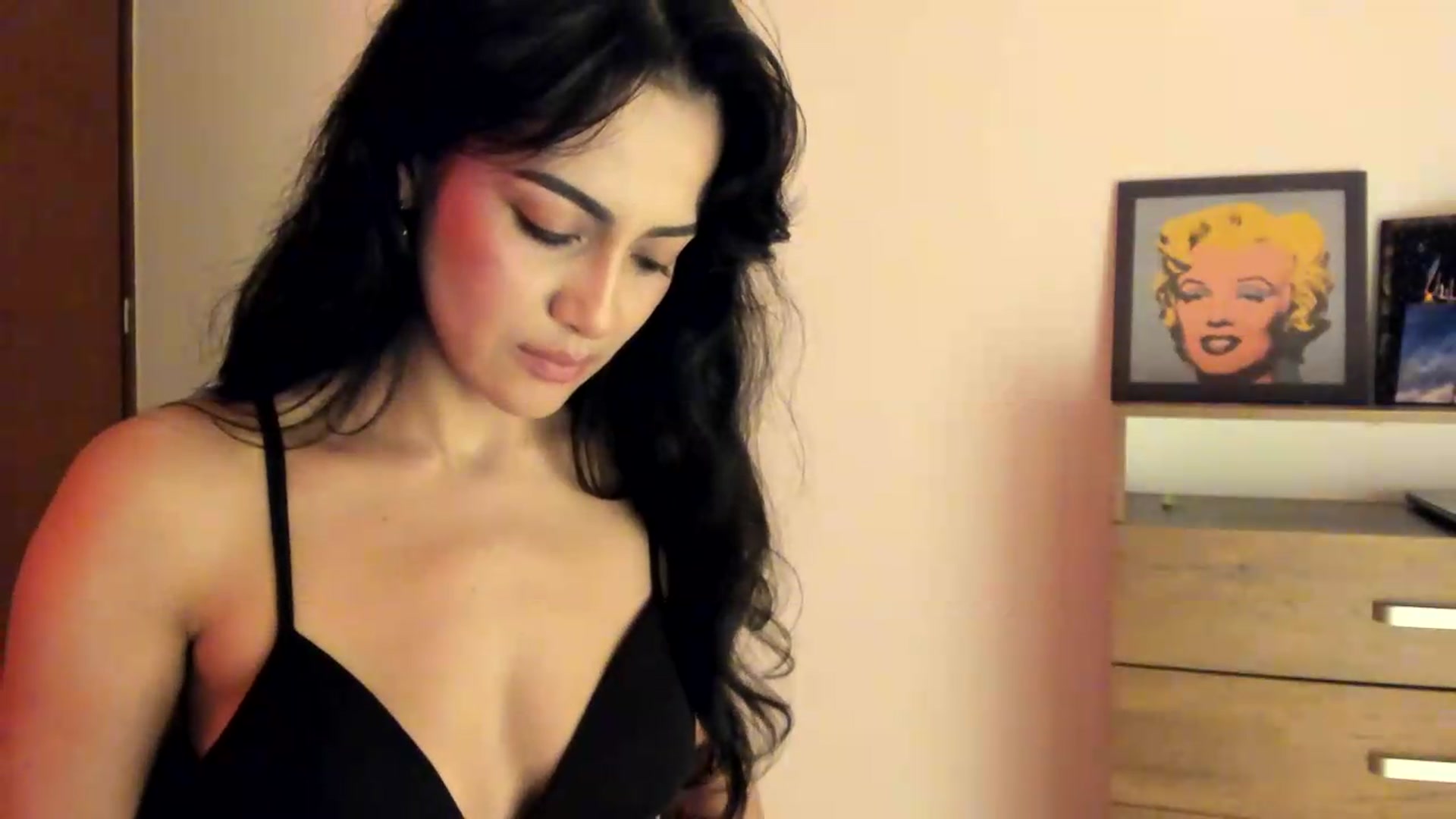 Gallery image thumbnail from Red_Flower203's myfreecams stream on, 05/19/2026, 24:39 image 5 of 20
