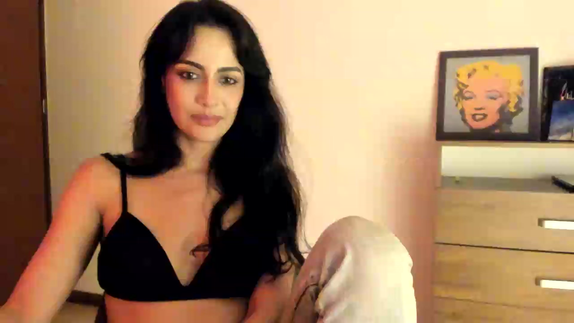 Gallery image thumbnail from Red_Flower203's myfreecams stream on, 05/19/2026, 24:39 image 11 of 20