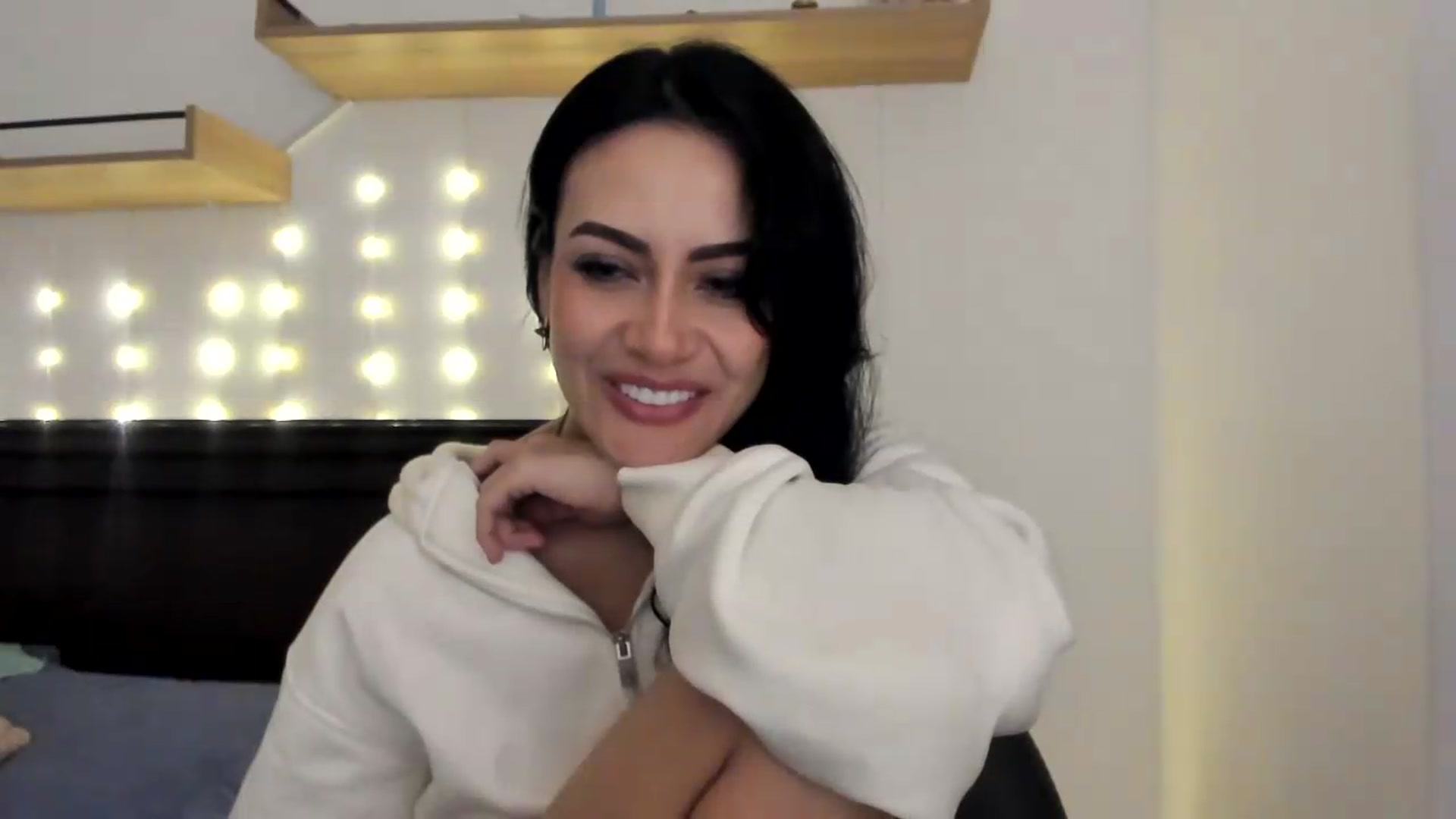 Gallery image thumbnail from Red_Flower203's myfreecams stream on, 07/15/2026, 23:57 image 19 of 20