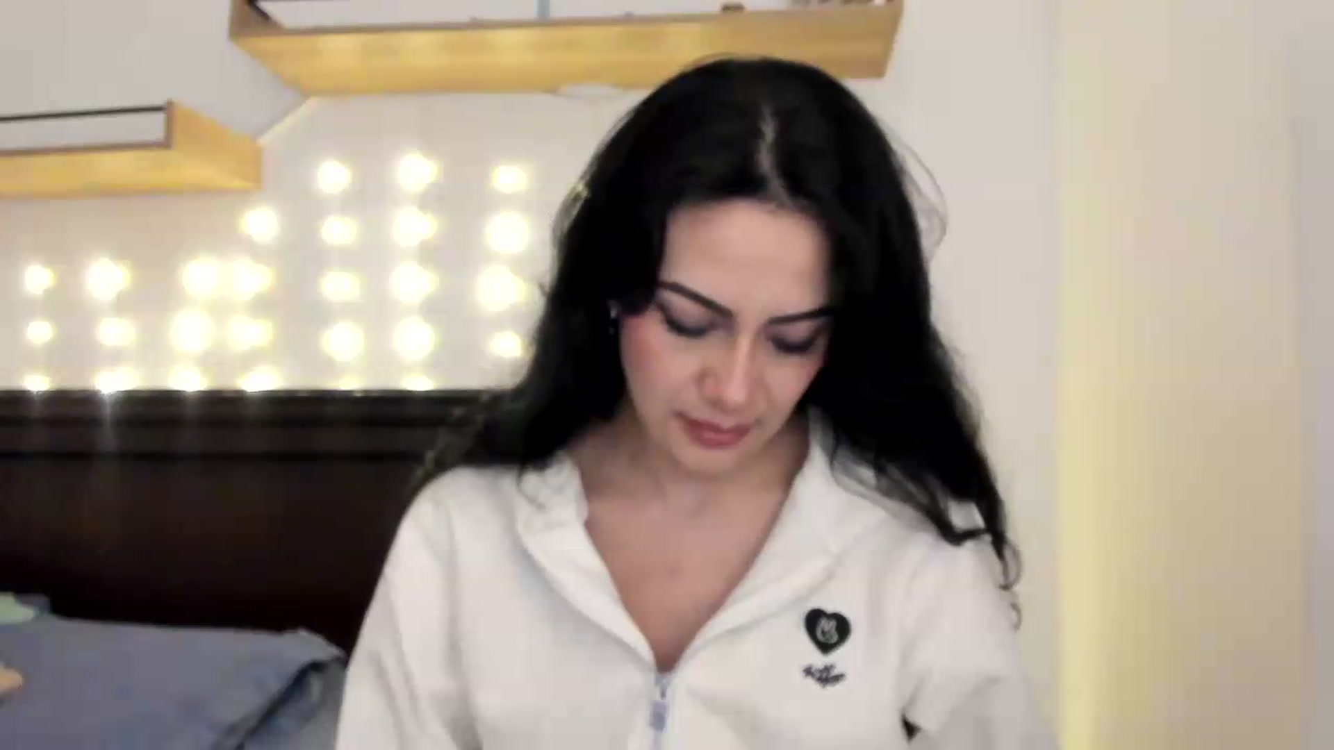 Gallery image thumbnail from Red_Flower203's myfreecams stream on, 07/15/2026, 23:57 image 14 of 20