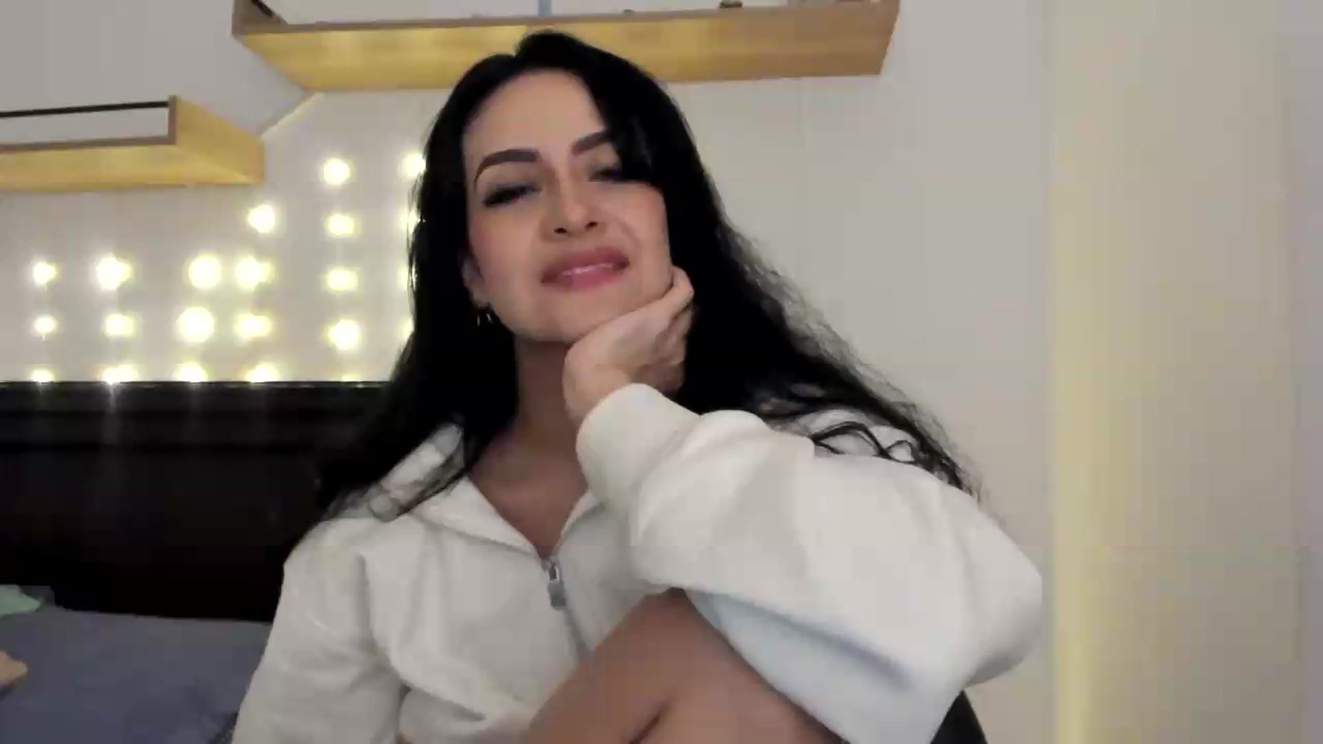 Gallery image thumbnail from Red_Flower203's myfreecams stream on, 07/15/2026, 23:57 image 1 of 20