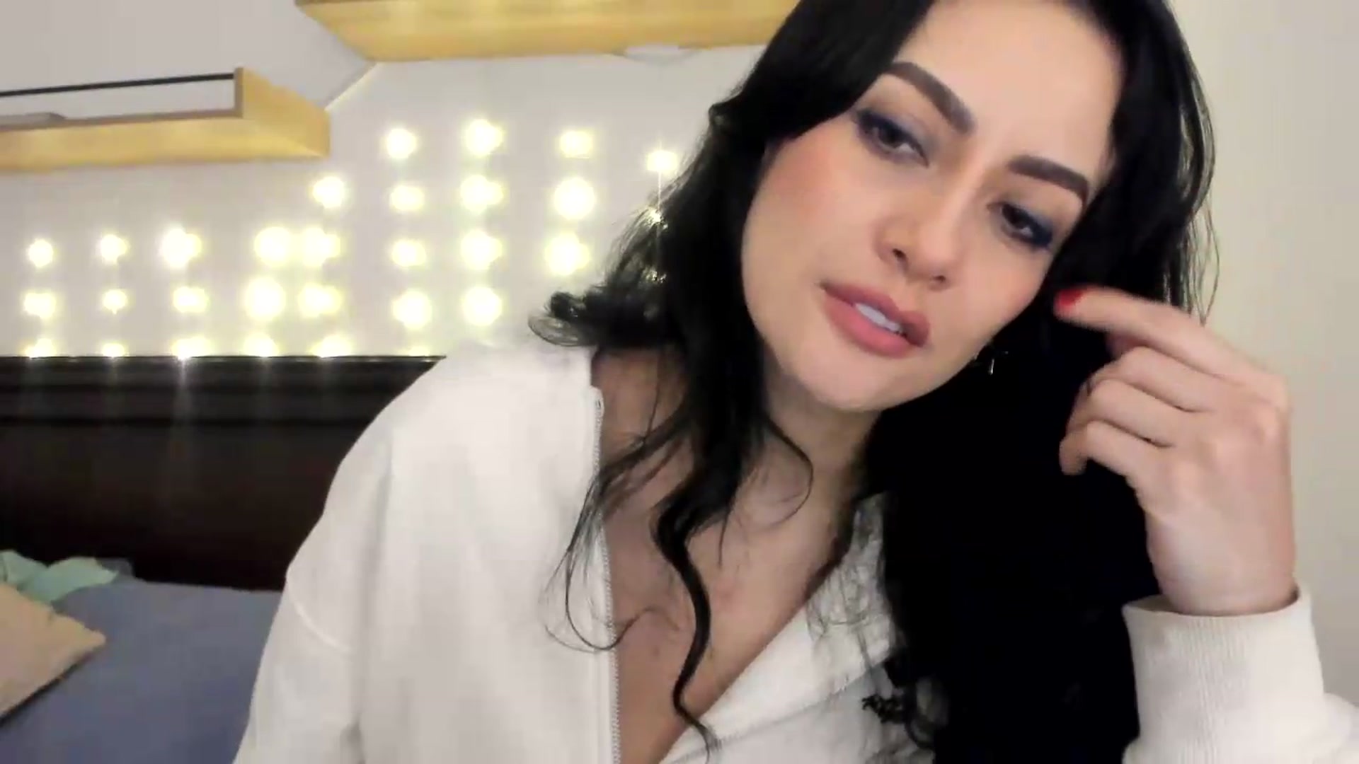 Gallery image thumbnail from Red_Flower203's myfreecams stream on, 07/16/2026, 02:03 image 9 of 20