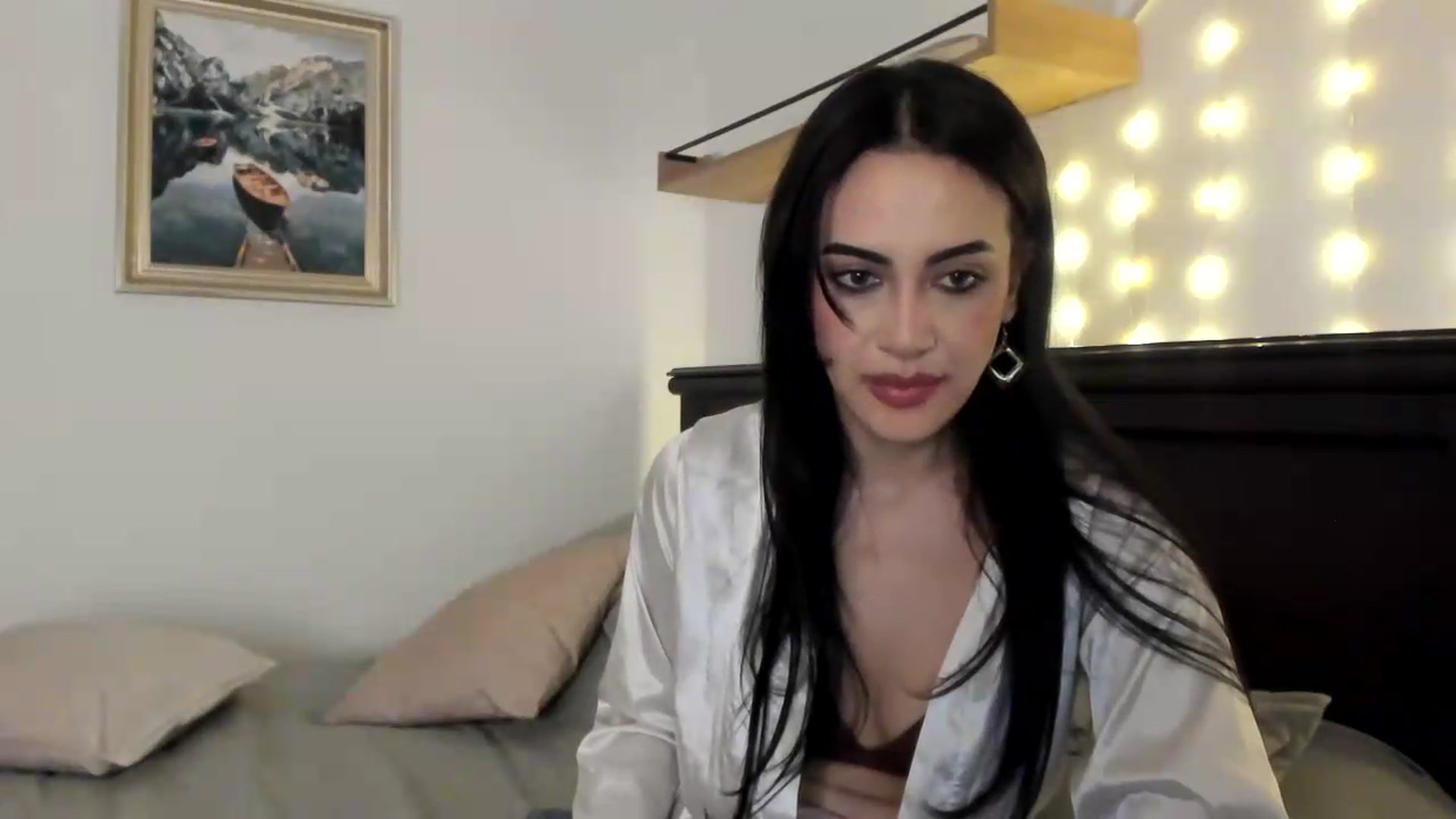 Gallery image thumbnail from Red_Flower203's myfreecams stream on, 09/05/2026, 01:41 image 9 of 20